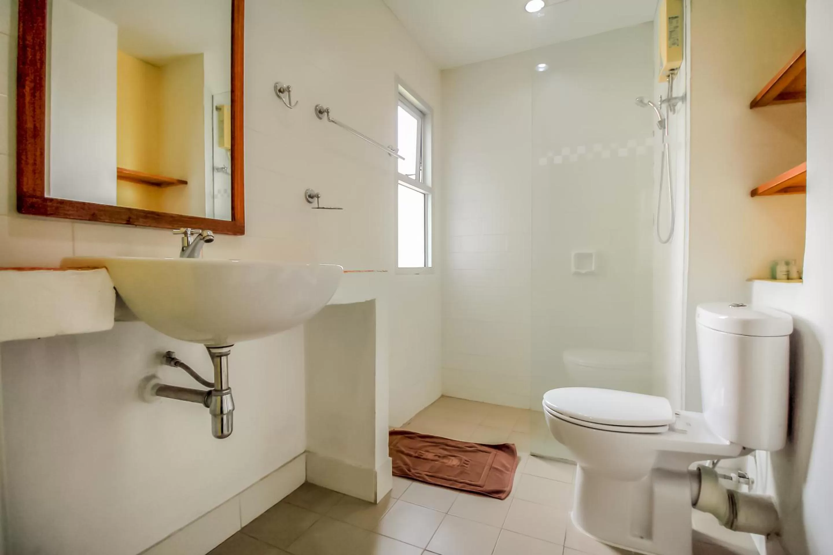 Bathroom in JL Bangkok Hotel