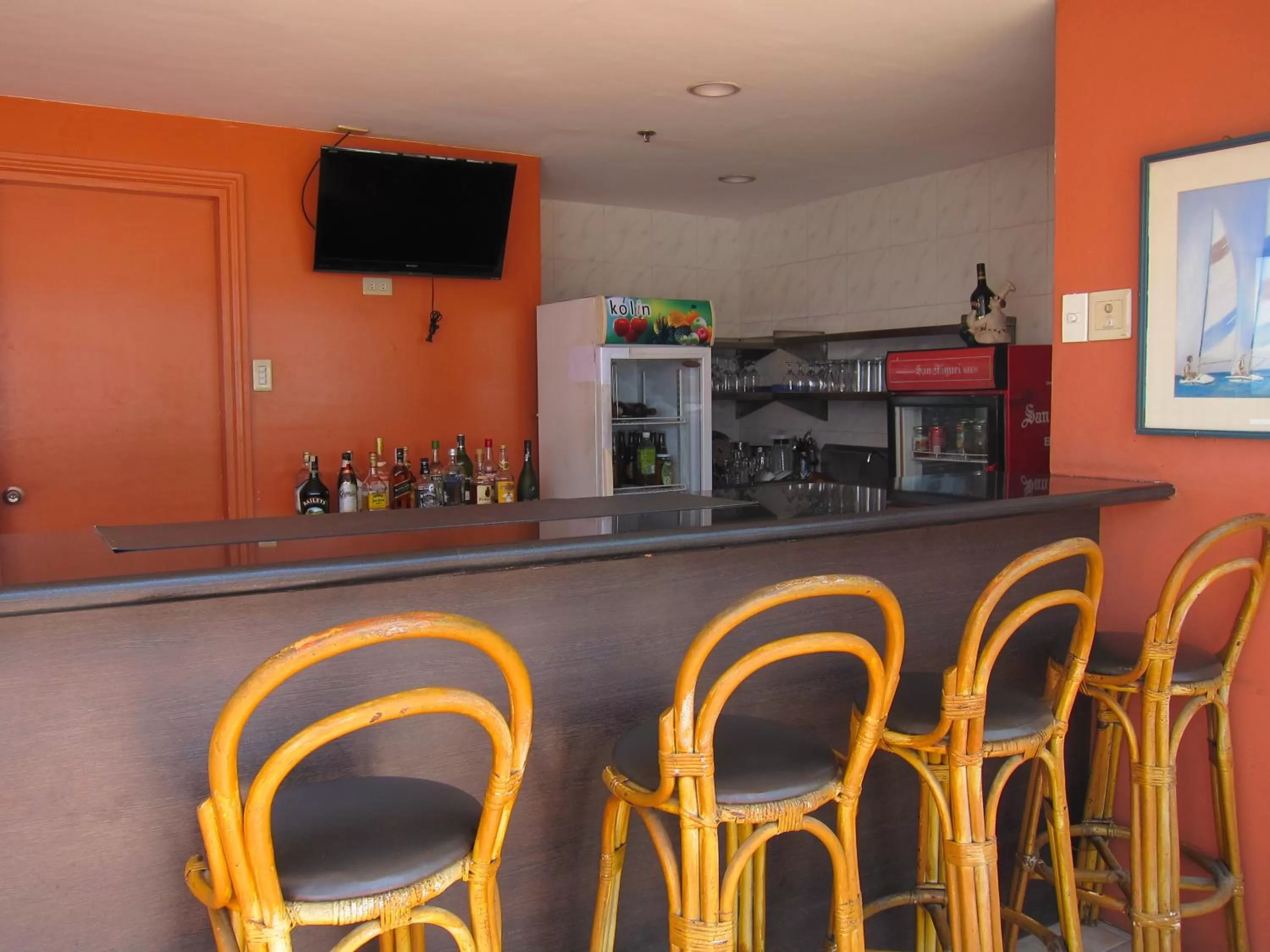 Lounge or bar in Nichols Airport Hotel