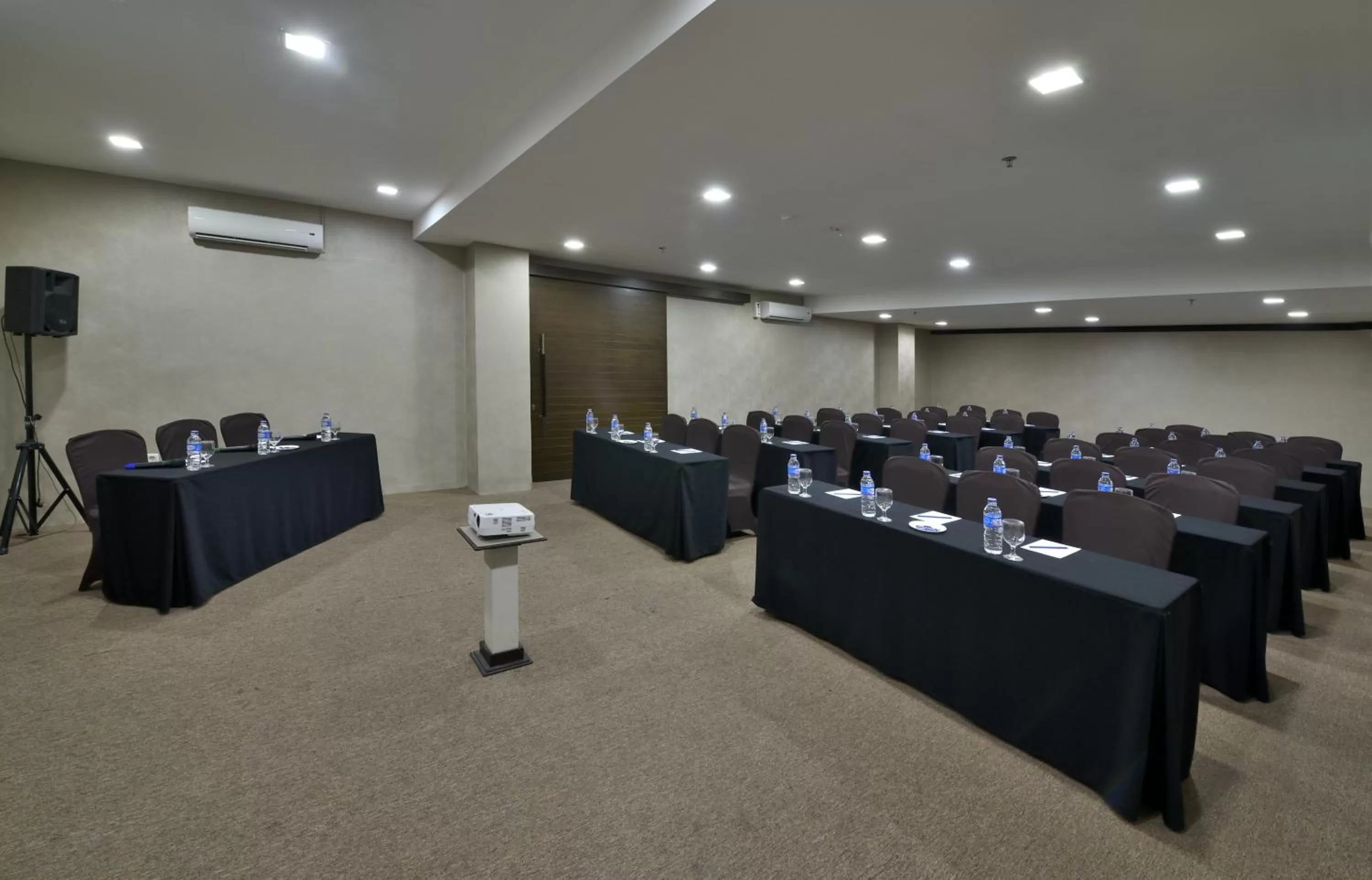 Meeting/conference room in Serela Merdeka by KAGUM Hotels