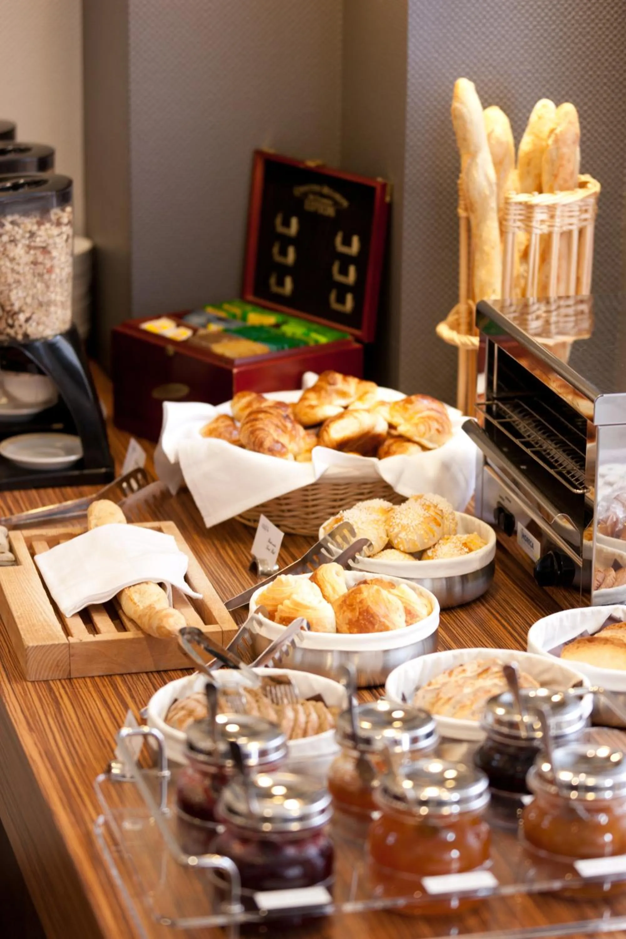 Food in Grand Hôtel Du Tonneau D'Or