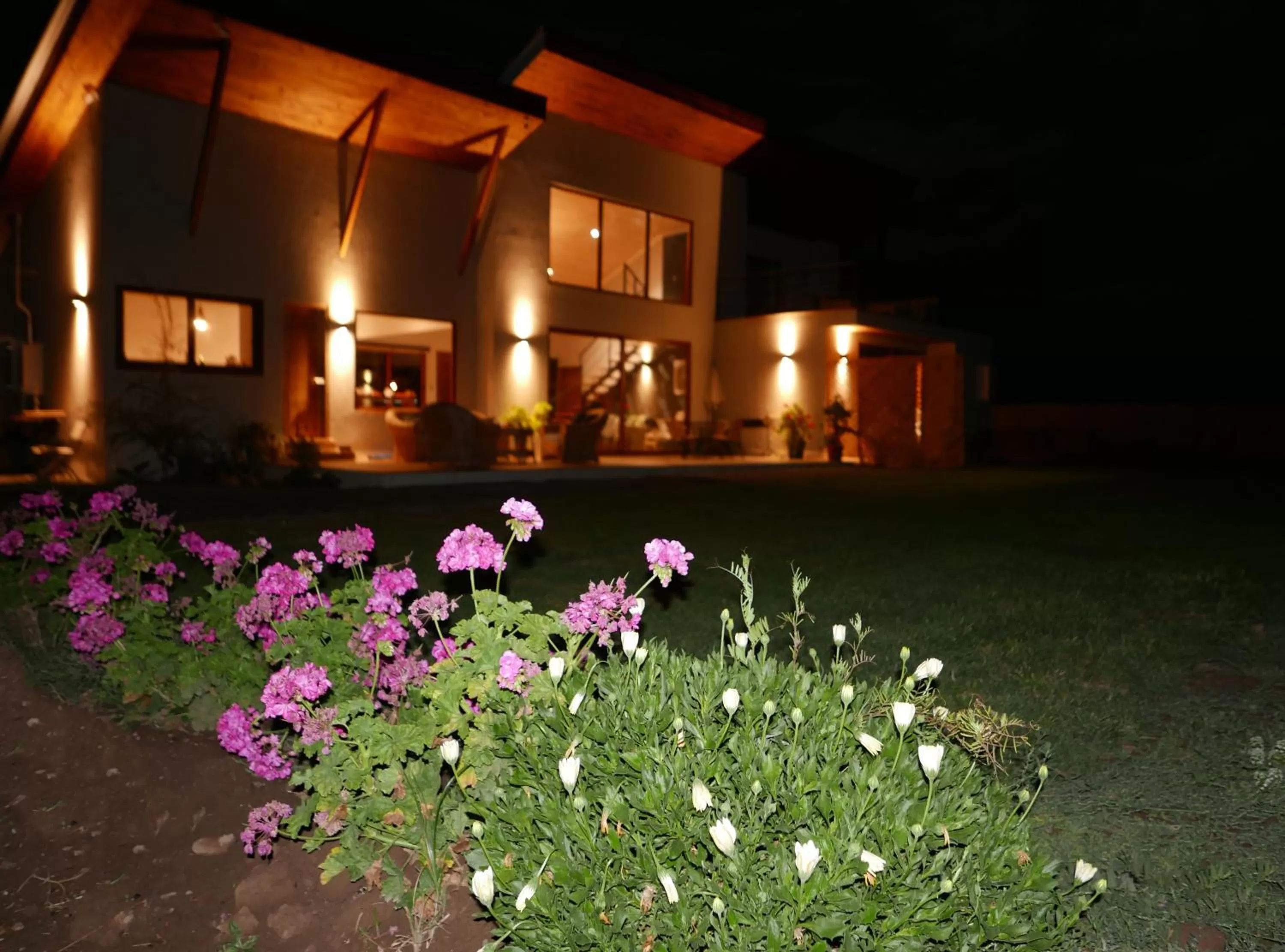 Garden in Callihue Lodge