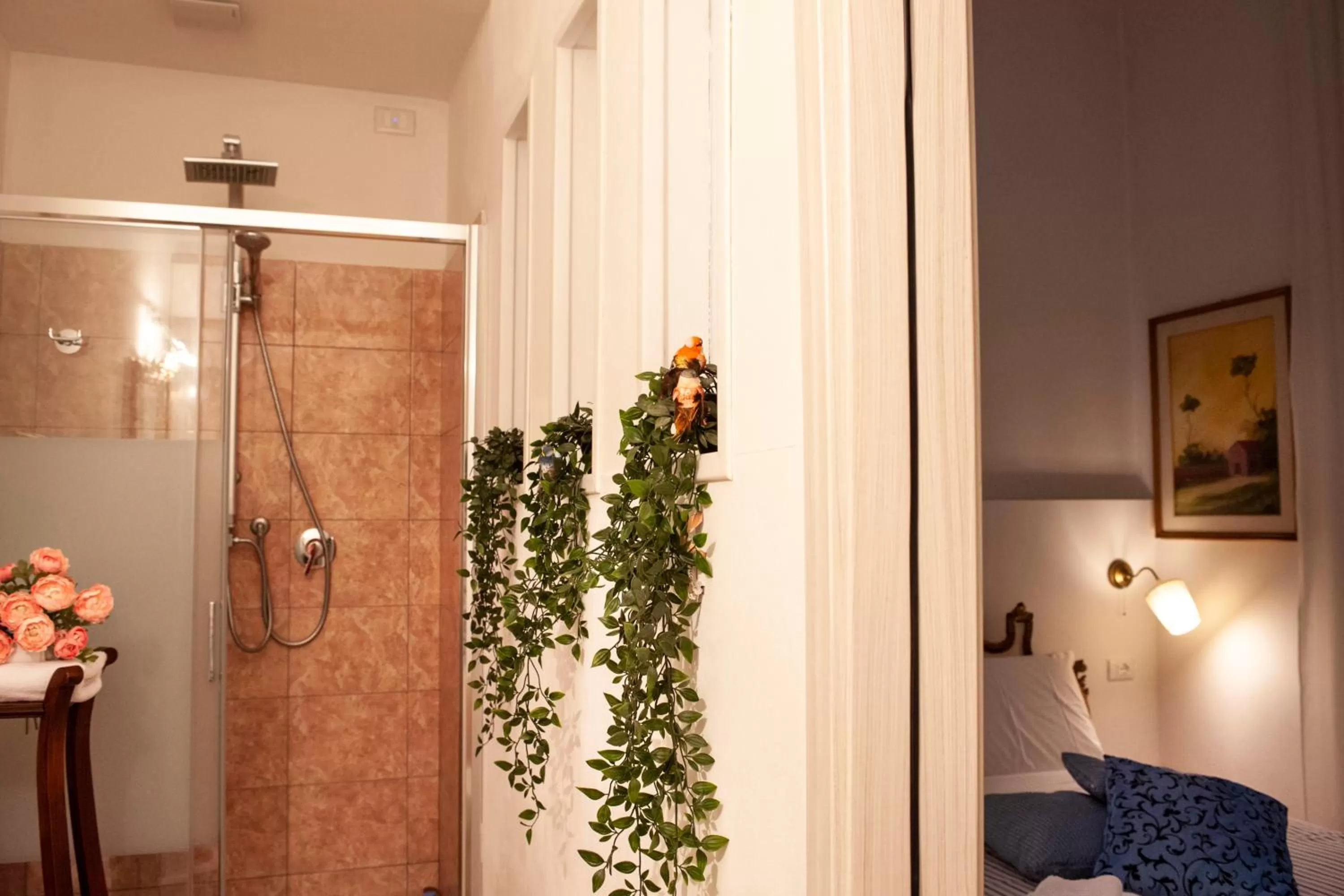 Shower in Gran Suite Piazza Maggiore - T&T communications