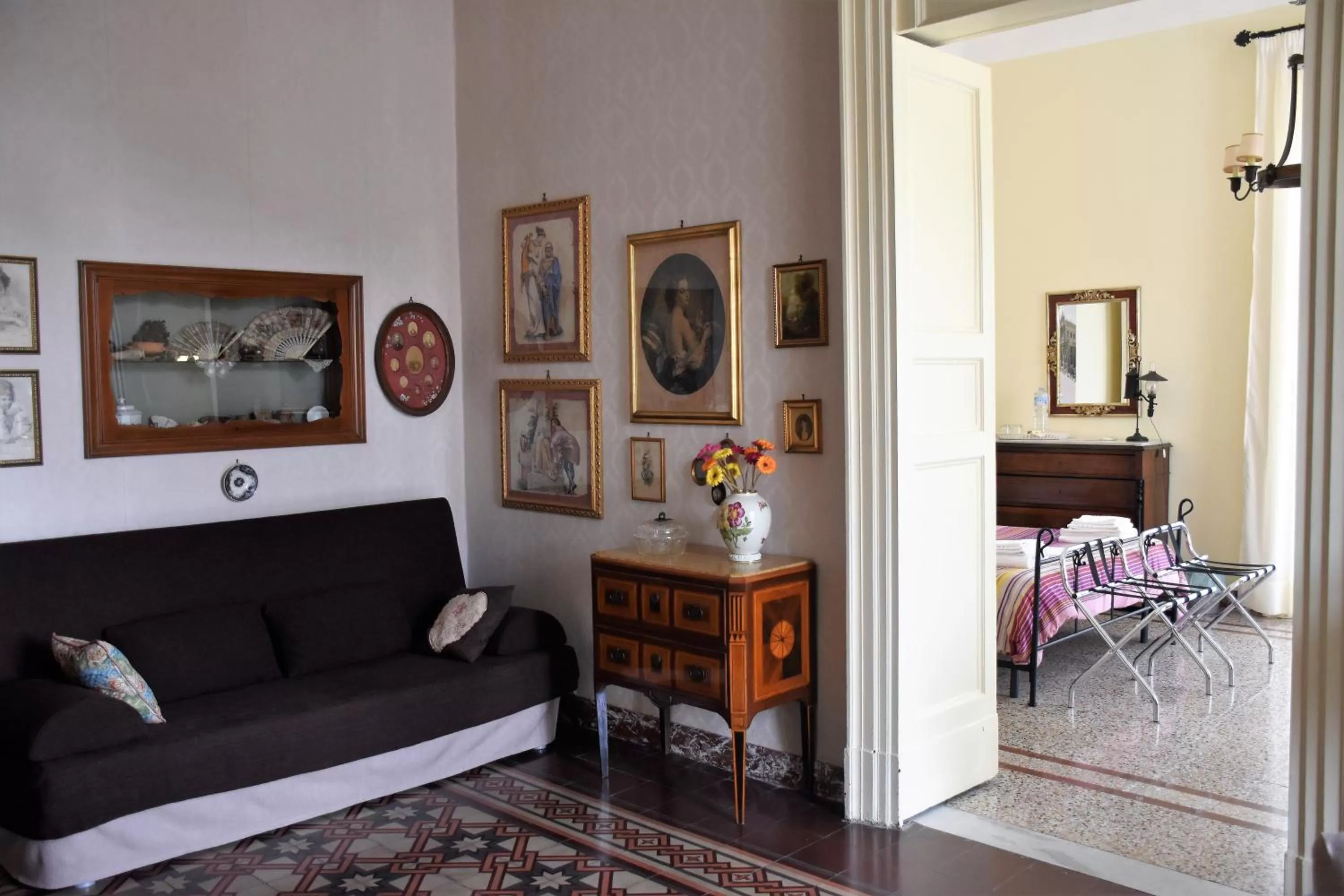 Photo of the whole room in B&B al Teatro Massimo