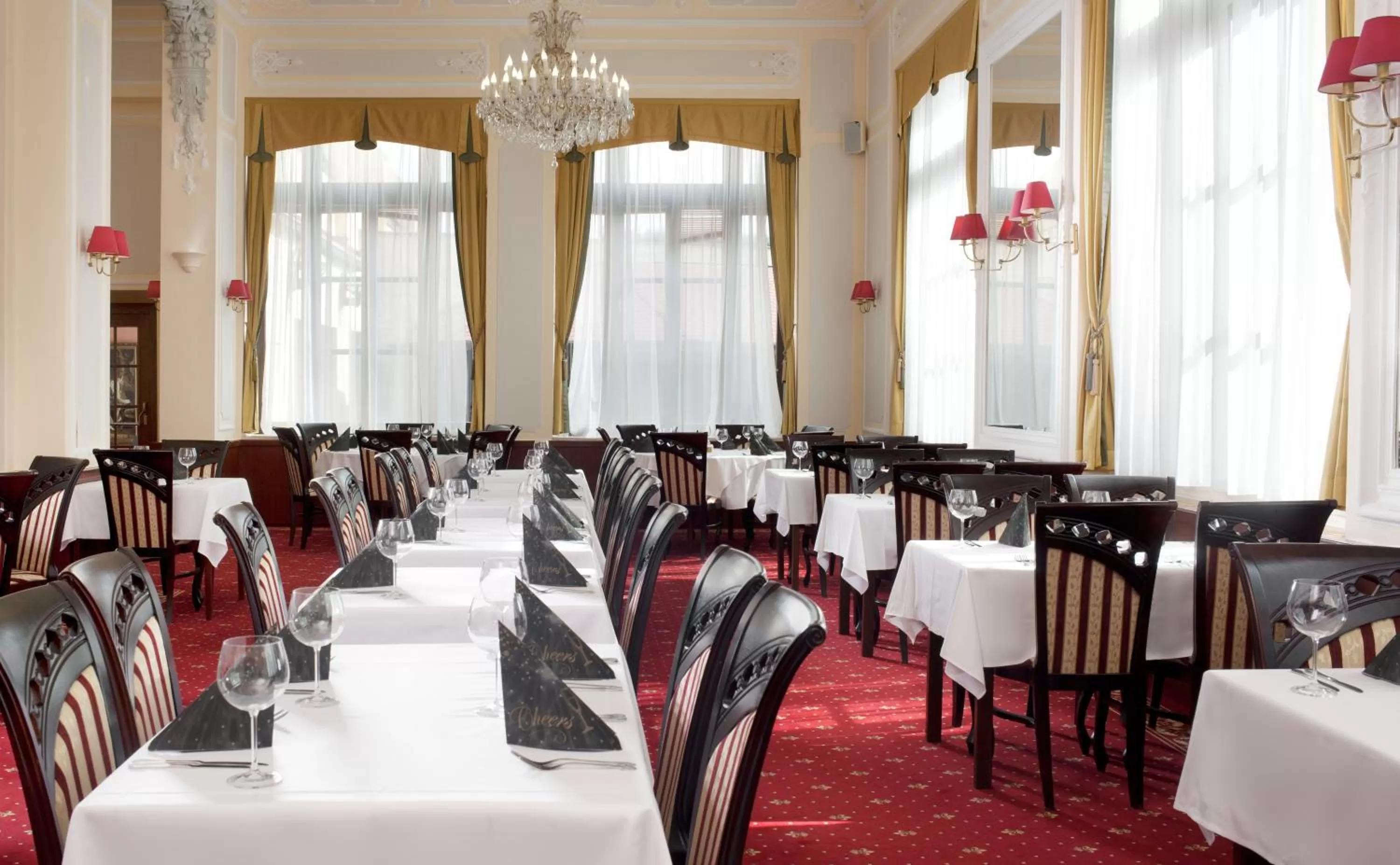 Restaurant/places to eat in Chateau Monty Spa Resort