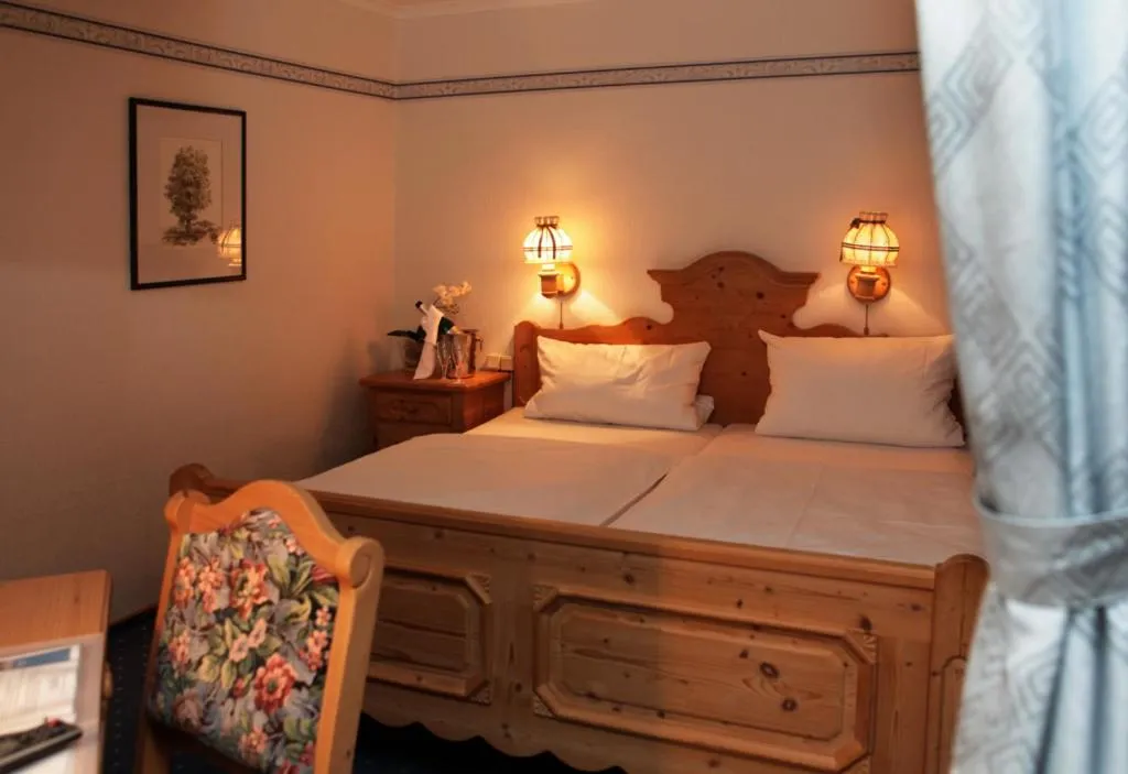 Bedroom, Bed in Parkhotel Altes Kaffeehaus