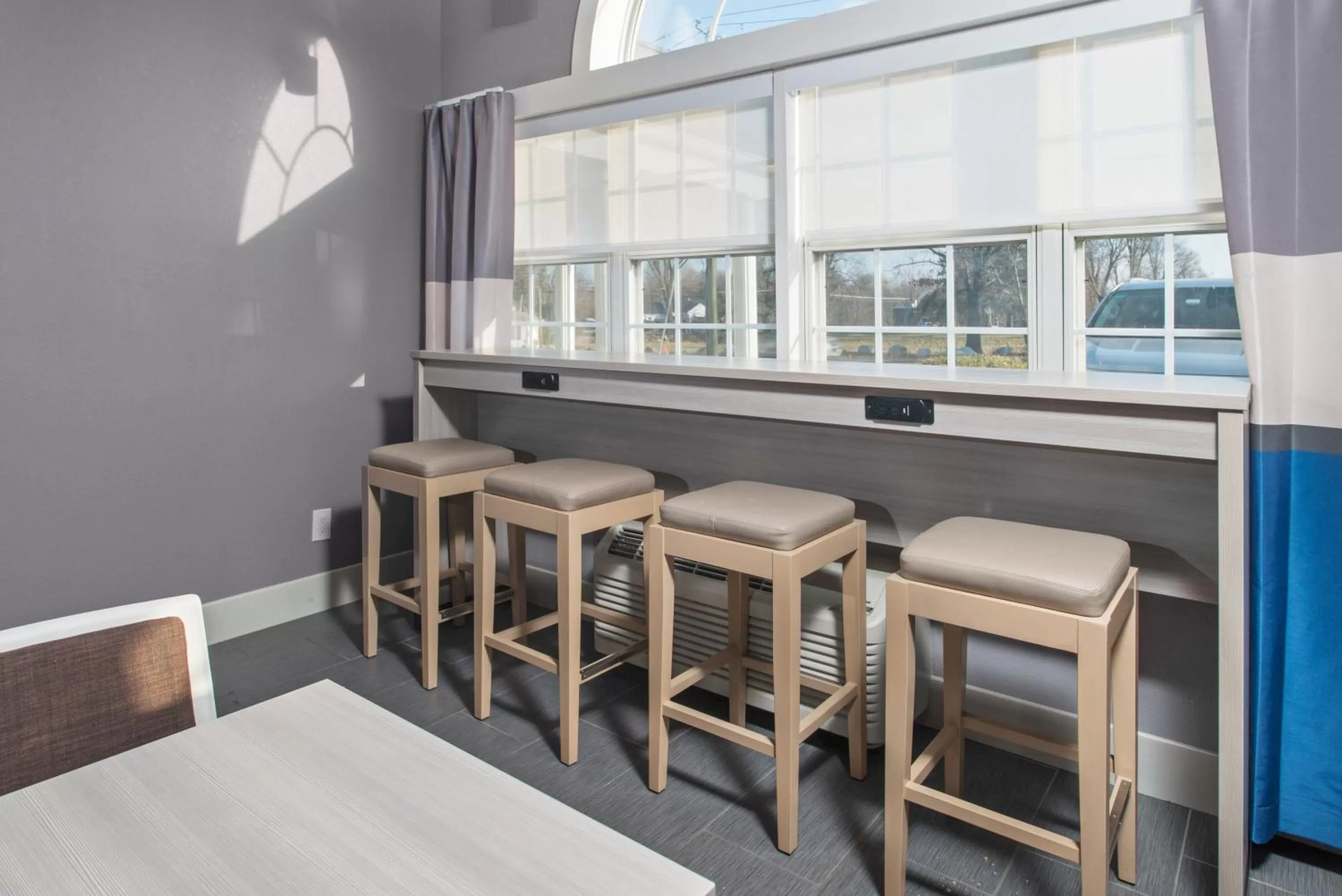 Food and drinks, Bed in Microtel Inn & Suites by Wyndham Bethel/Danbury