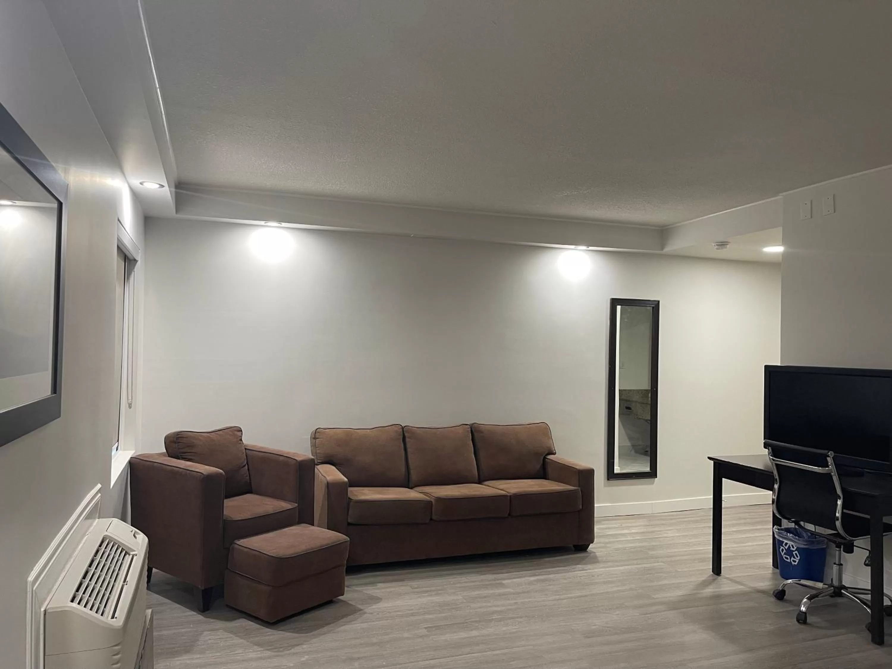 Seating area in Radisson Hotel & Conference Centre Edmonton