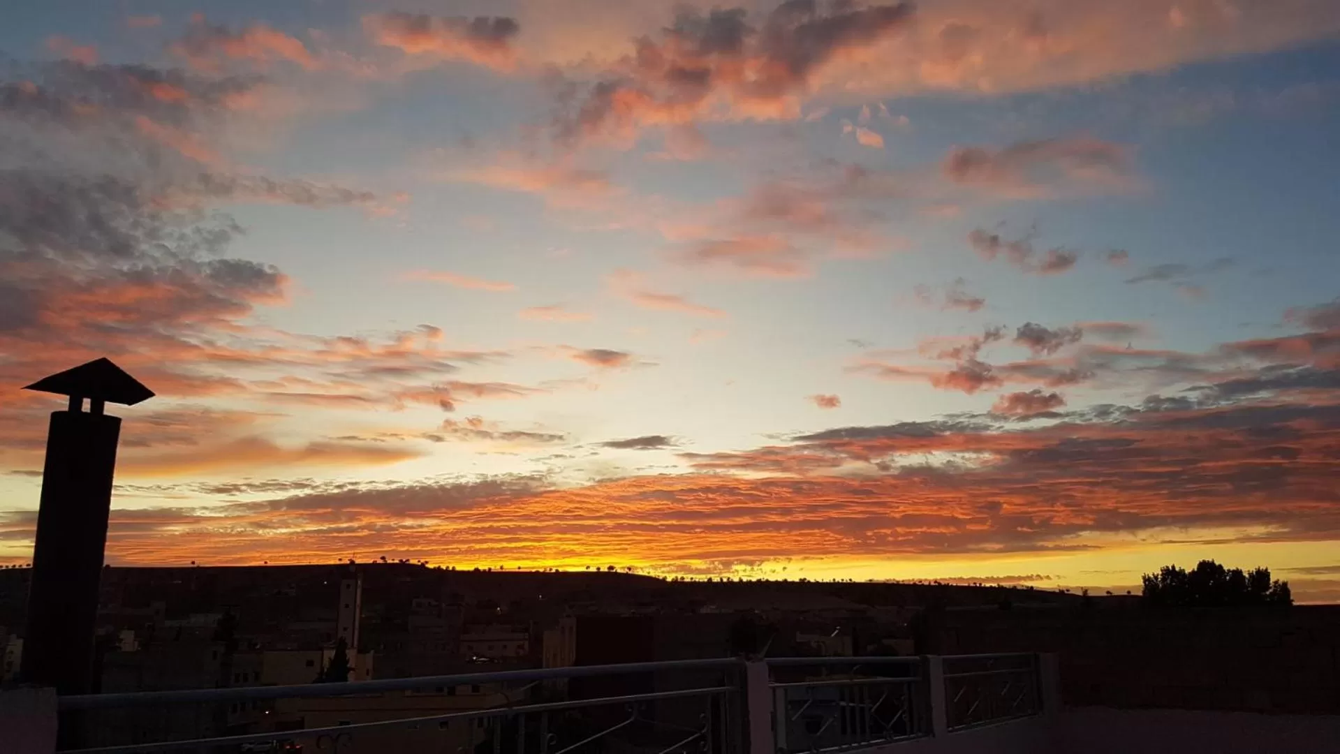 Sunrise/Sunset in Hotel Nice 06