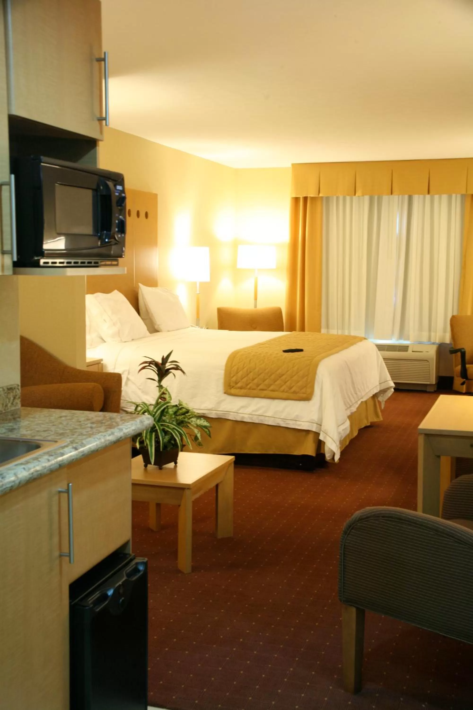 Bed in Holiday Inn Express Saltillo Zona Aeropuerto by IHG