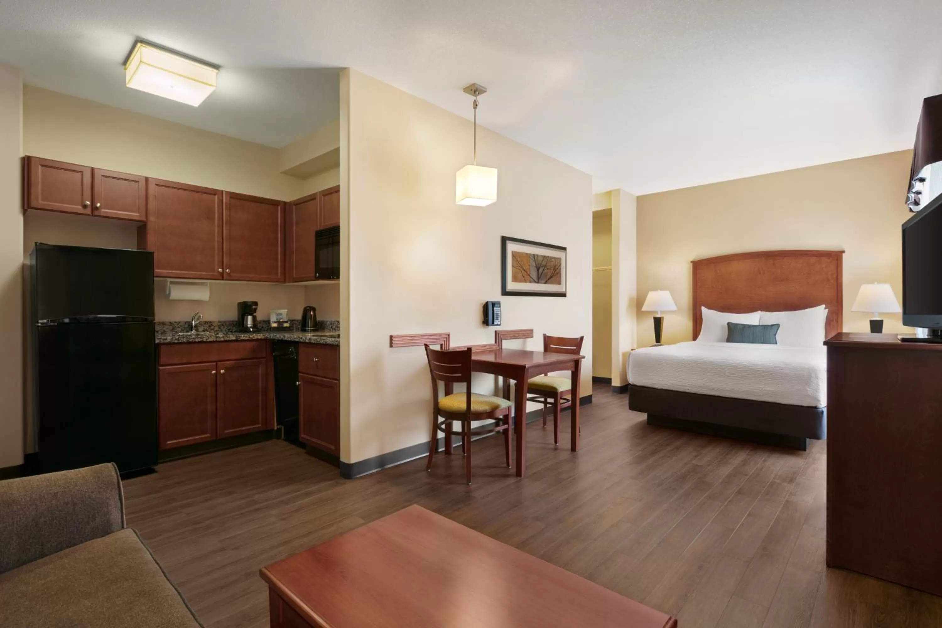 Photo of the whole room, Bed in Days Inn & Suites by Wyndham Sherwood Park Edmonton