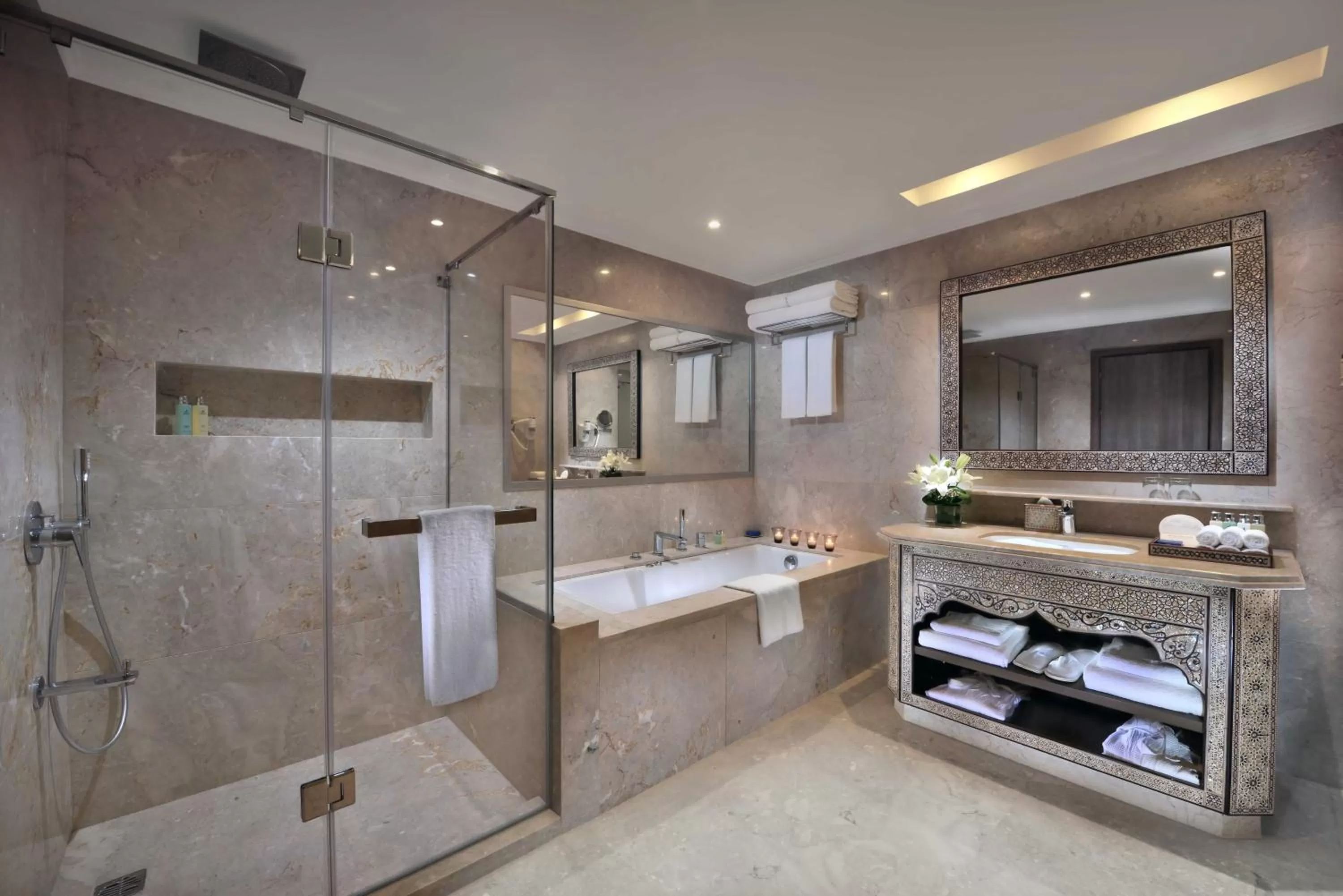 Deluxe Suite in Steigenberger Alcazar