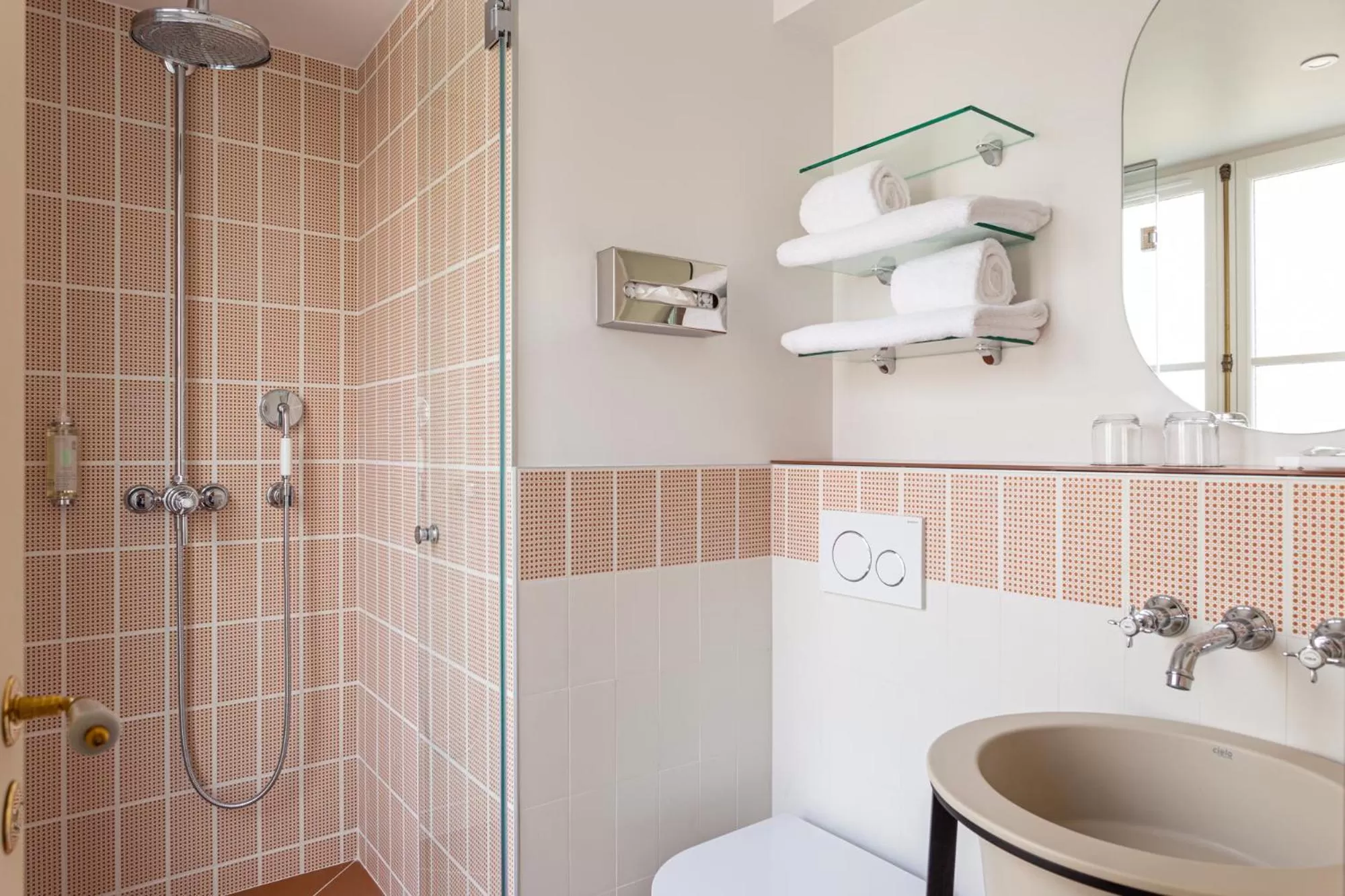 Bathroom in Bonsoir Madame