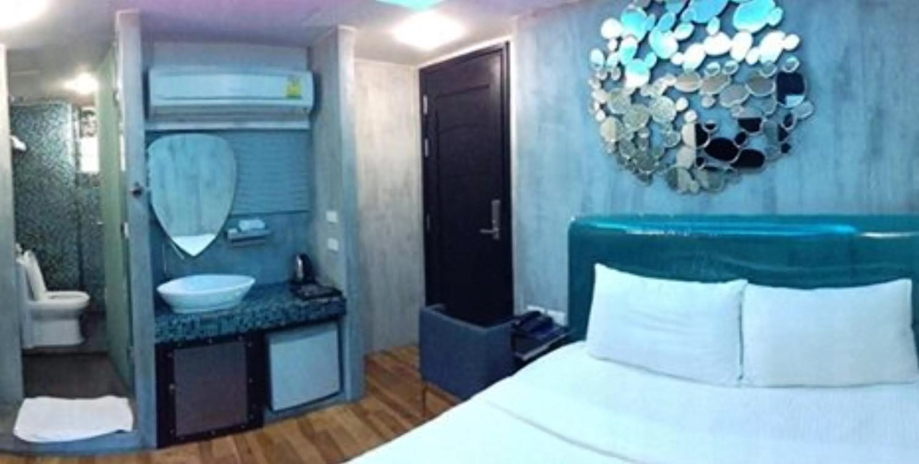 Photo of the whole room, Bed in Blutique Hotel