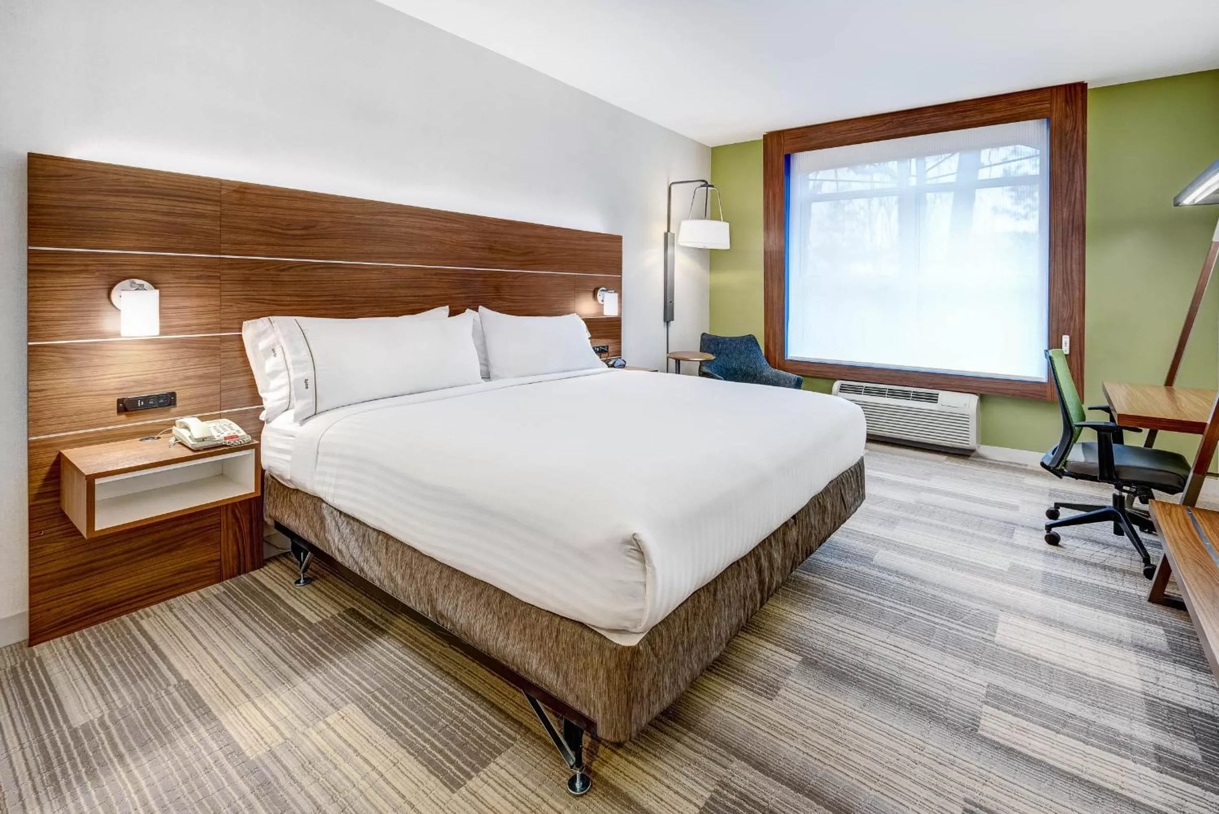 Day, Bed in Holiday Inn Express Woodbridge by IHG