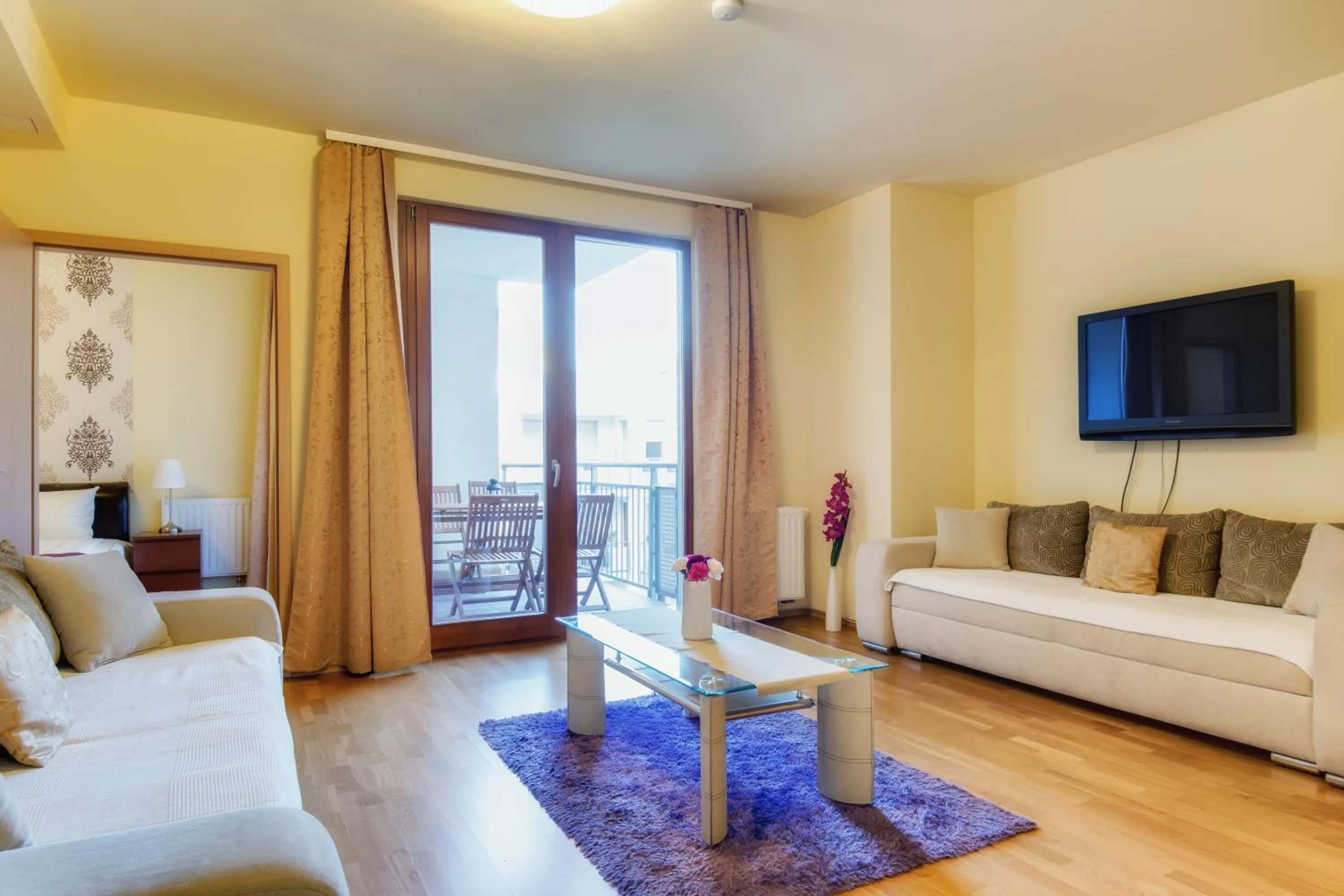 2-Bedroom Superior Apartment (6 Adults) in Trendy Deluxe Apartments