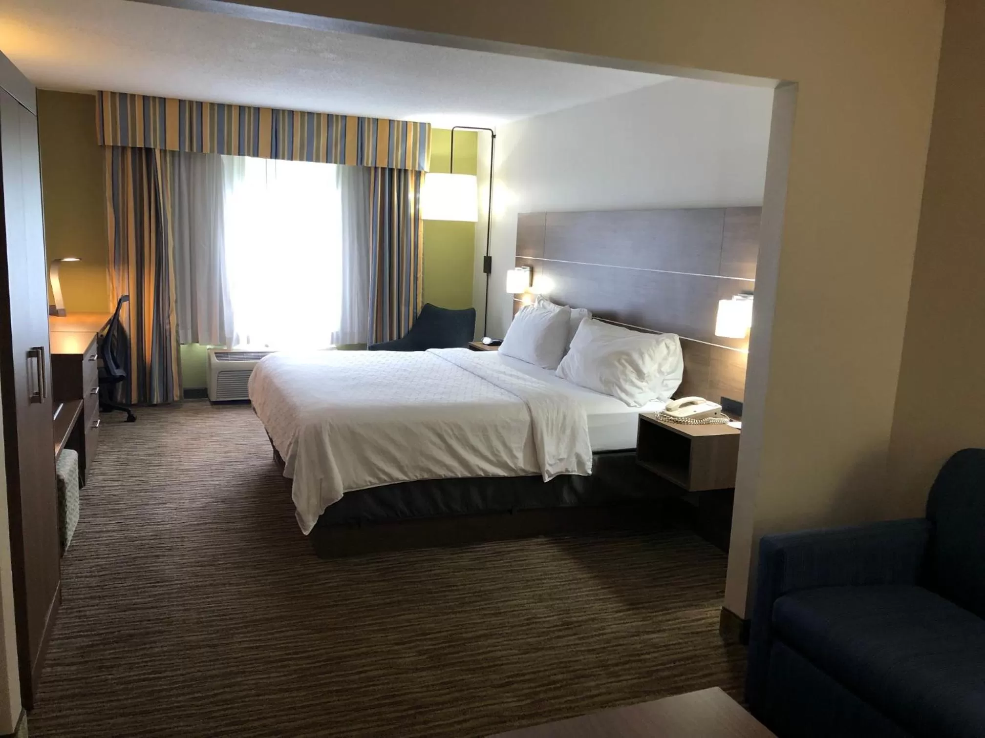 Bedroom, Bed in Holiday Inn Express and Suites Pikeville by IHG