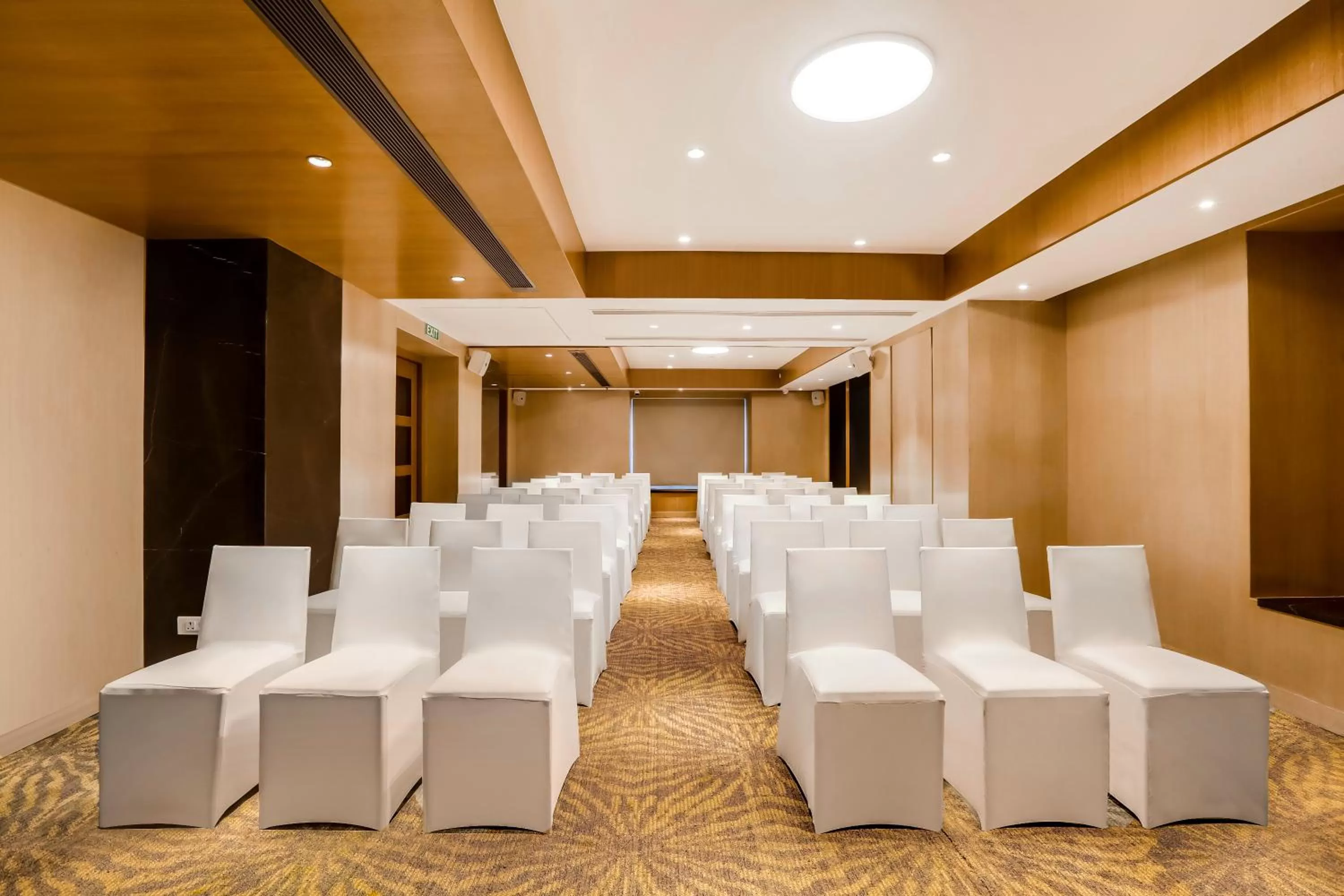 Banquet/Function facilities in Lemon Tree Hotel Viman Nagar Pune