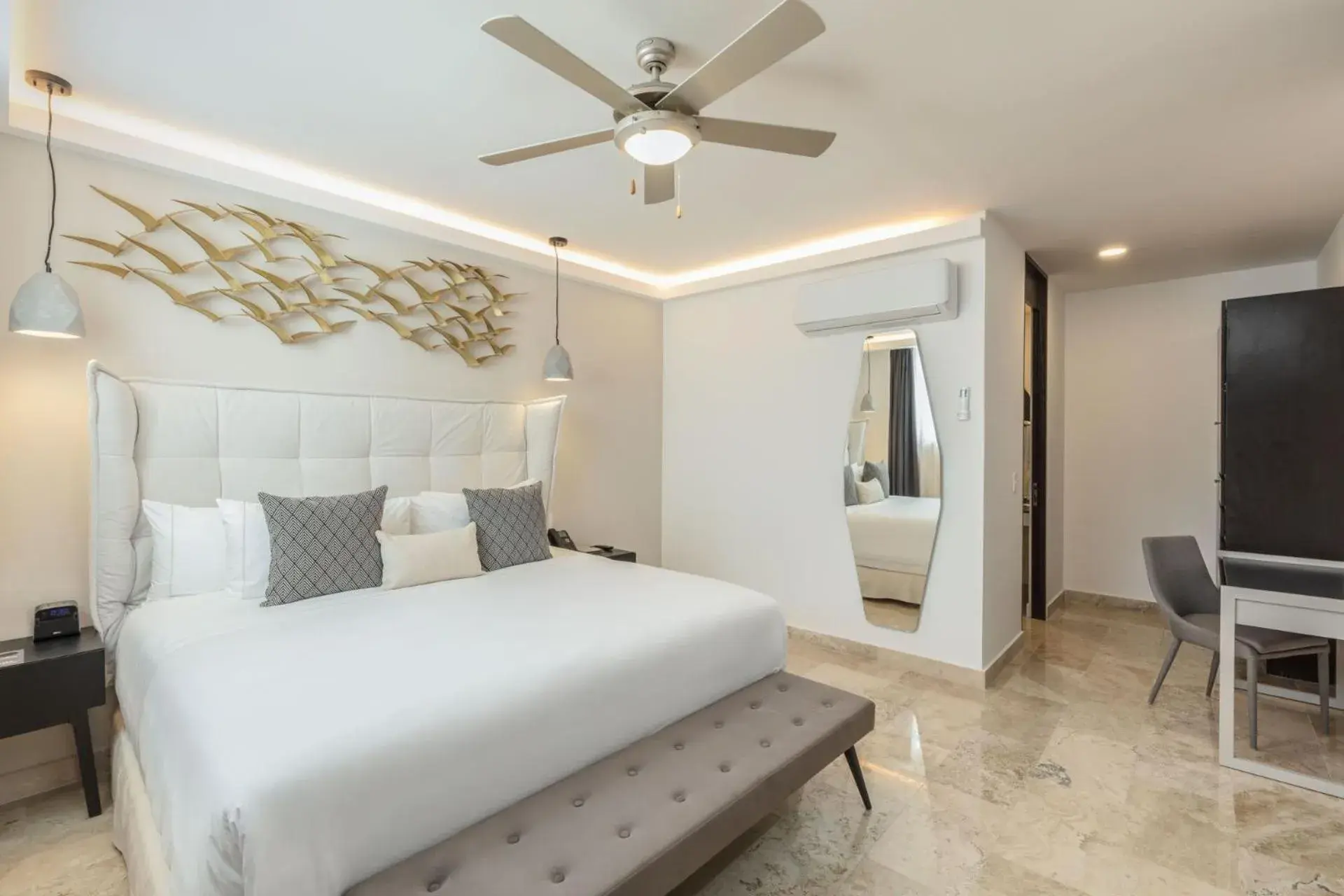 Deluxe Suite in Serenity Hotel Boutique By Alsol Deluxe Suite in Serenity Hotel Boutique By Alsol