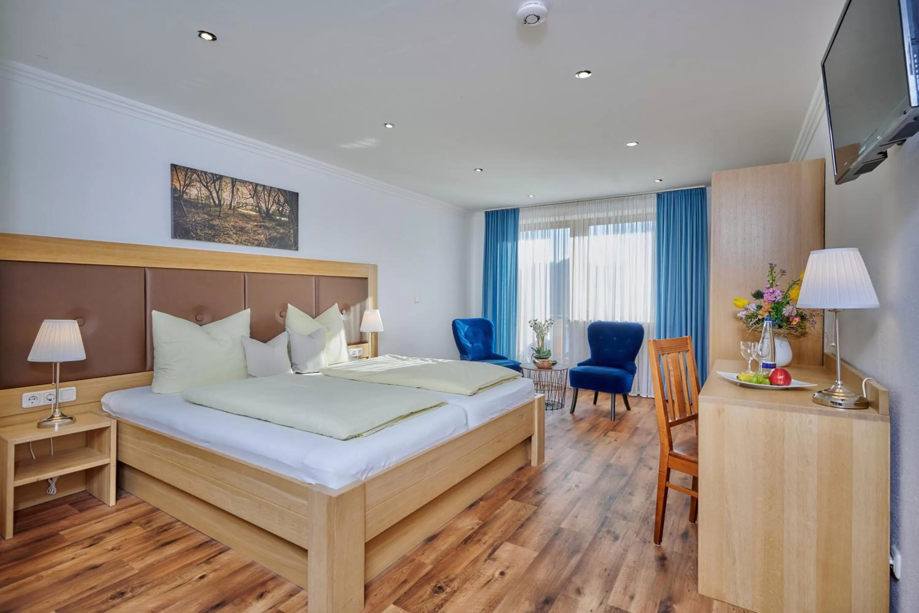 Photo of the whole room in Hotel Restaurant Zum Goldenen Anker mit Hallenbad