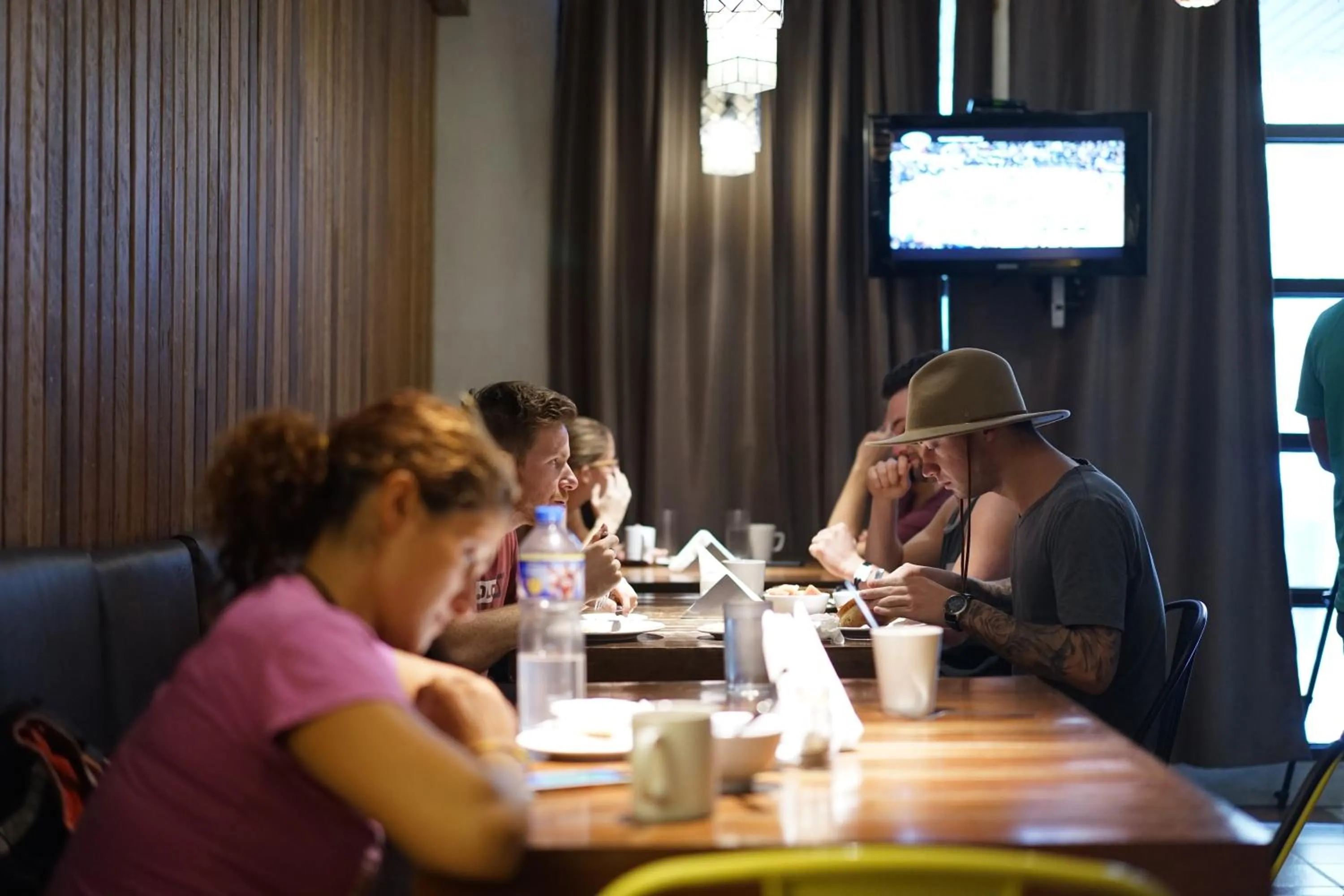 Restaurant/places to eat in Z Hostel