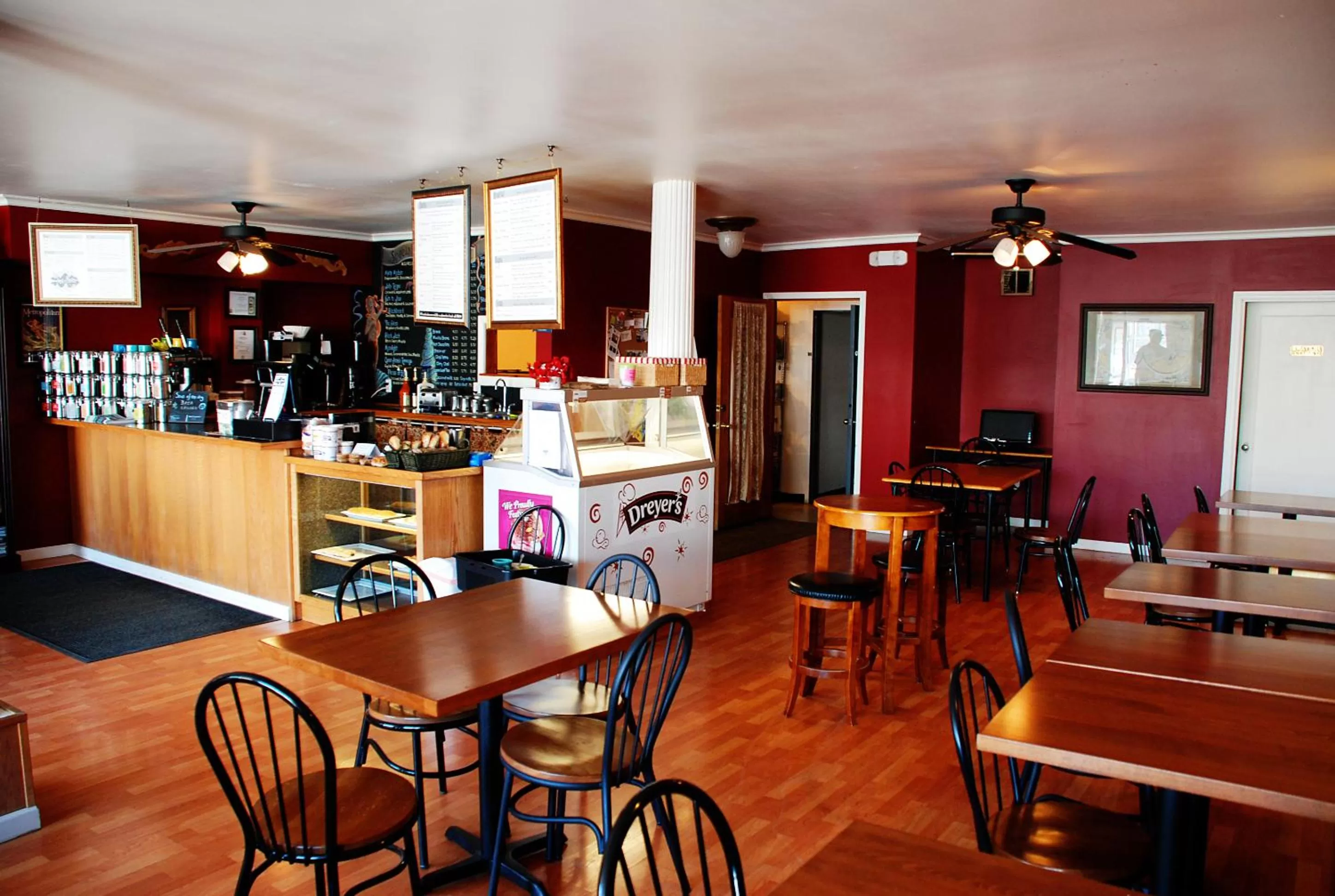 Restaurant/places to eat in Sauerdough Lodging