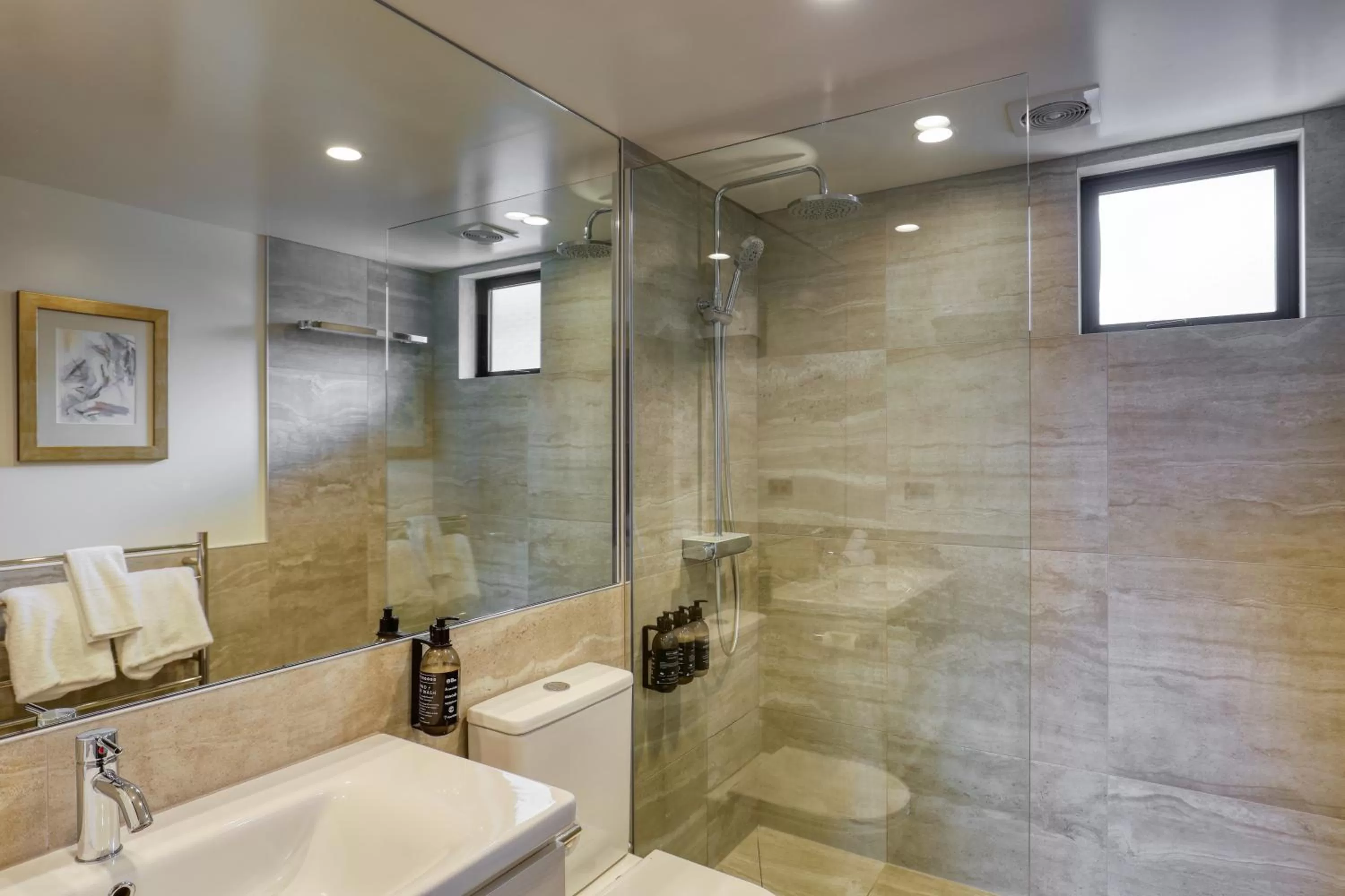Bathroom in Garden Court Suites & Apartments