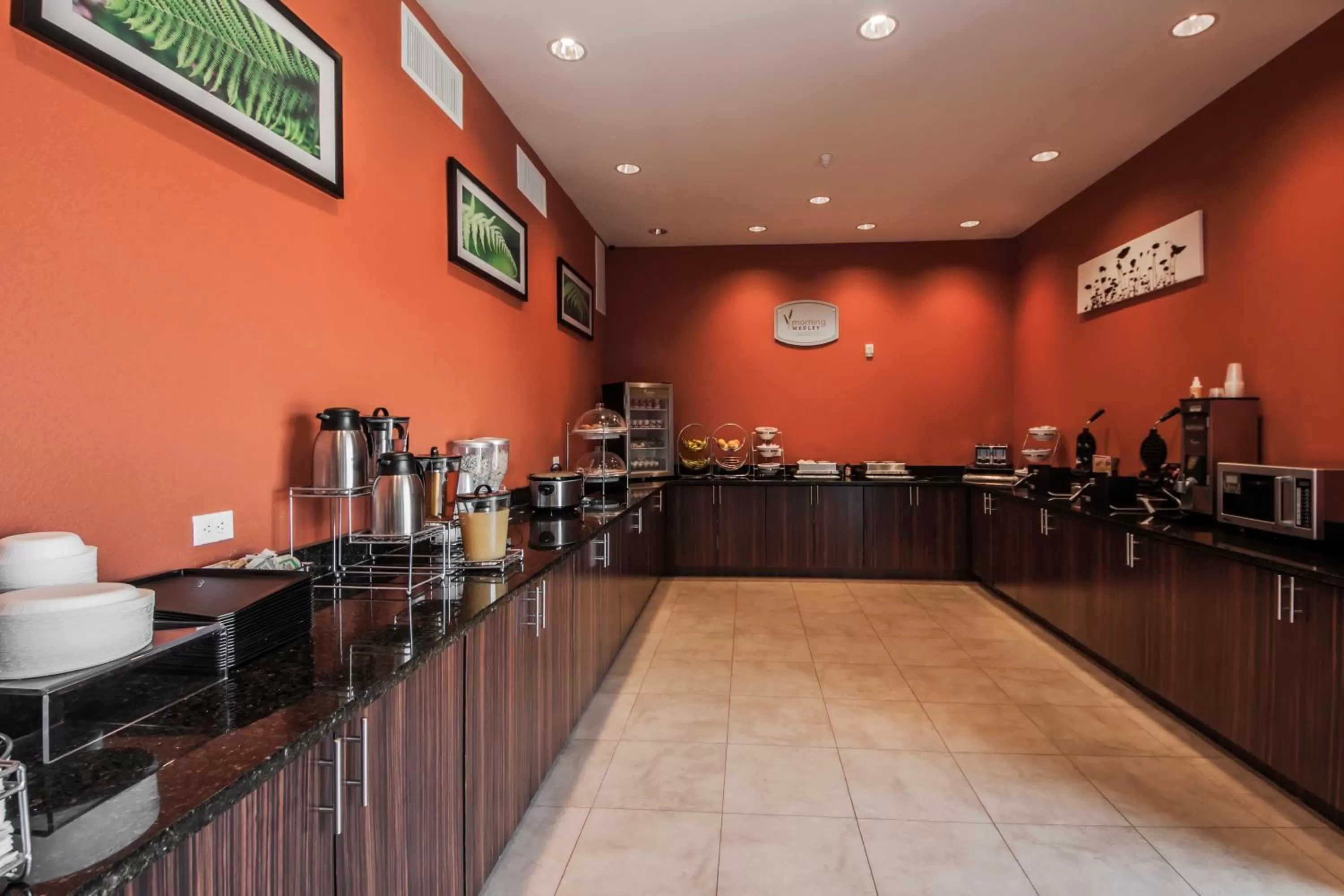 American breakfast in Sleep Inn & Suites Hennessey