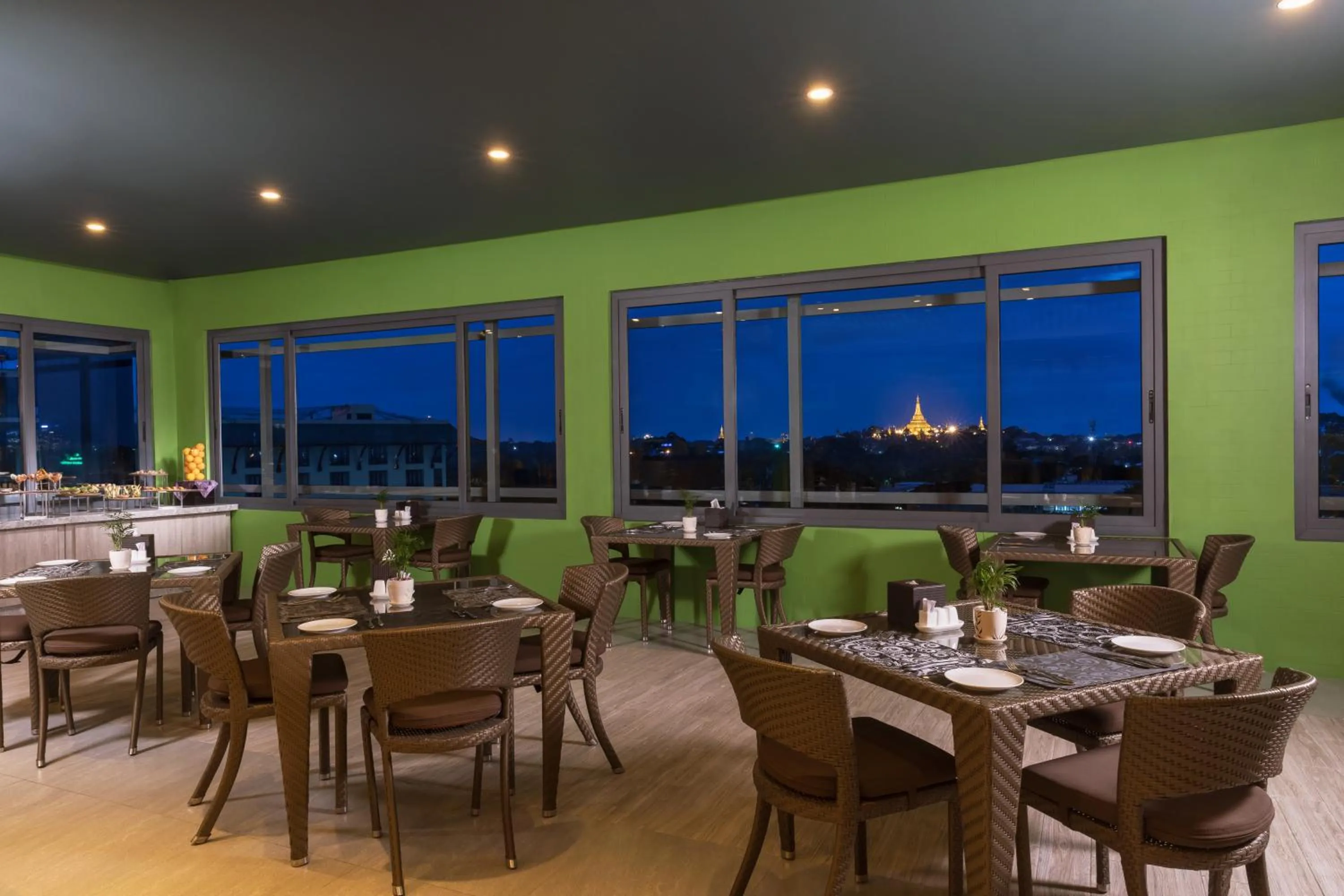 Lounge or bar in Best Western Green Hill Hotel