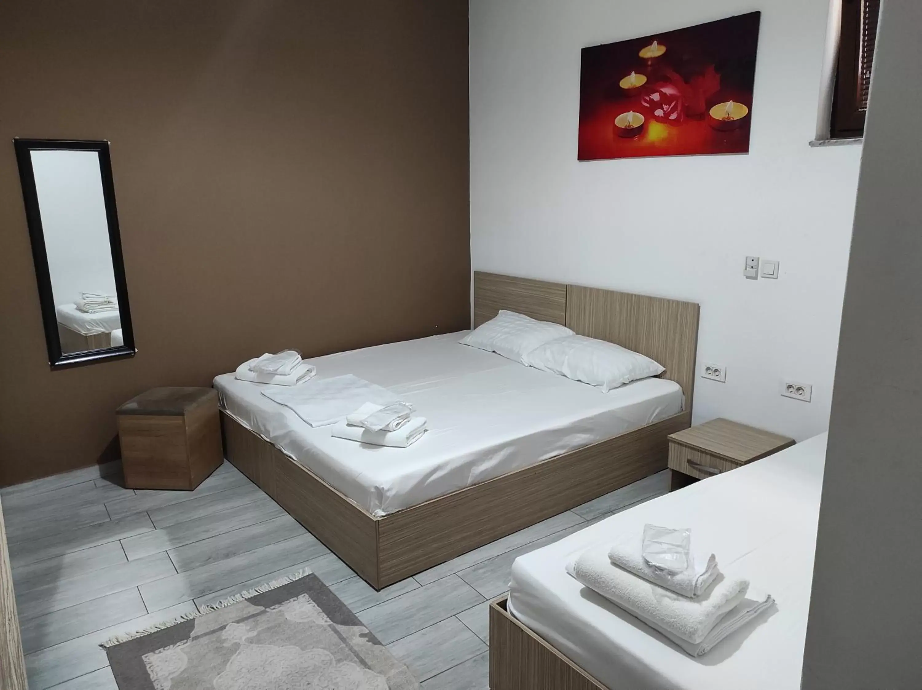 Deluxe Double Room with Extra Bed in Hotel Old Konak Deluxe Double Room with Extra Bed in Hotel Old Konak