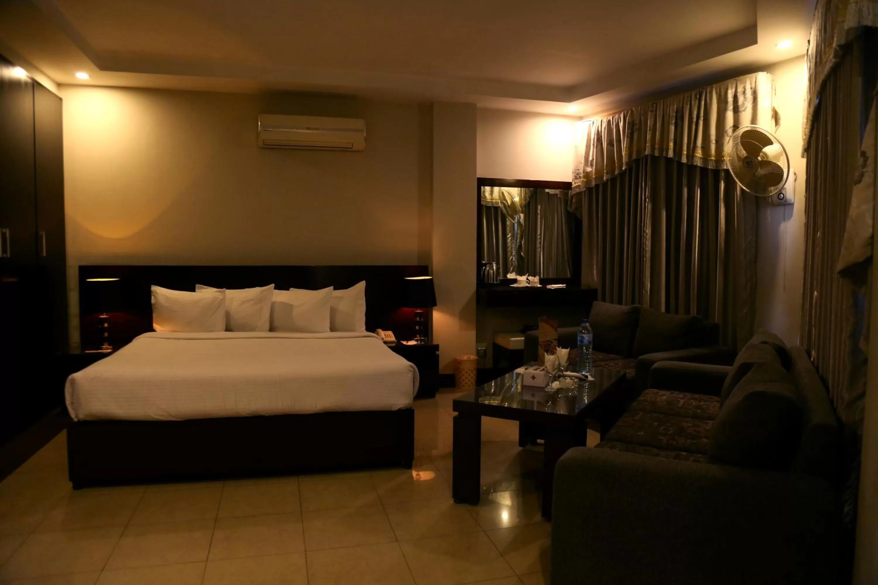 Bedroom in Hotel Multan Continental