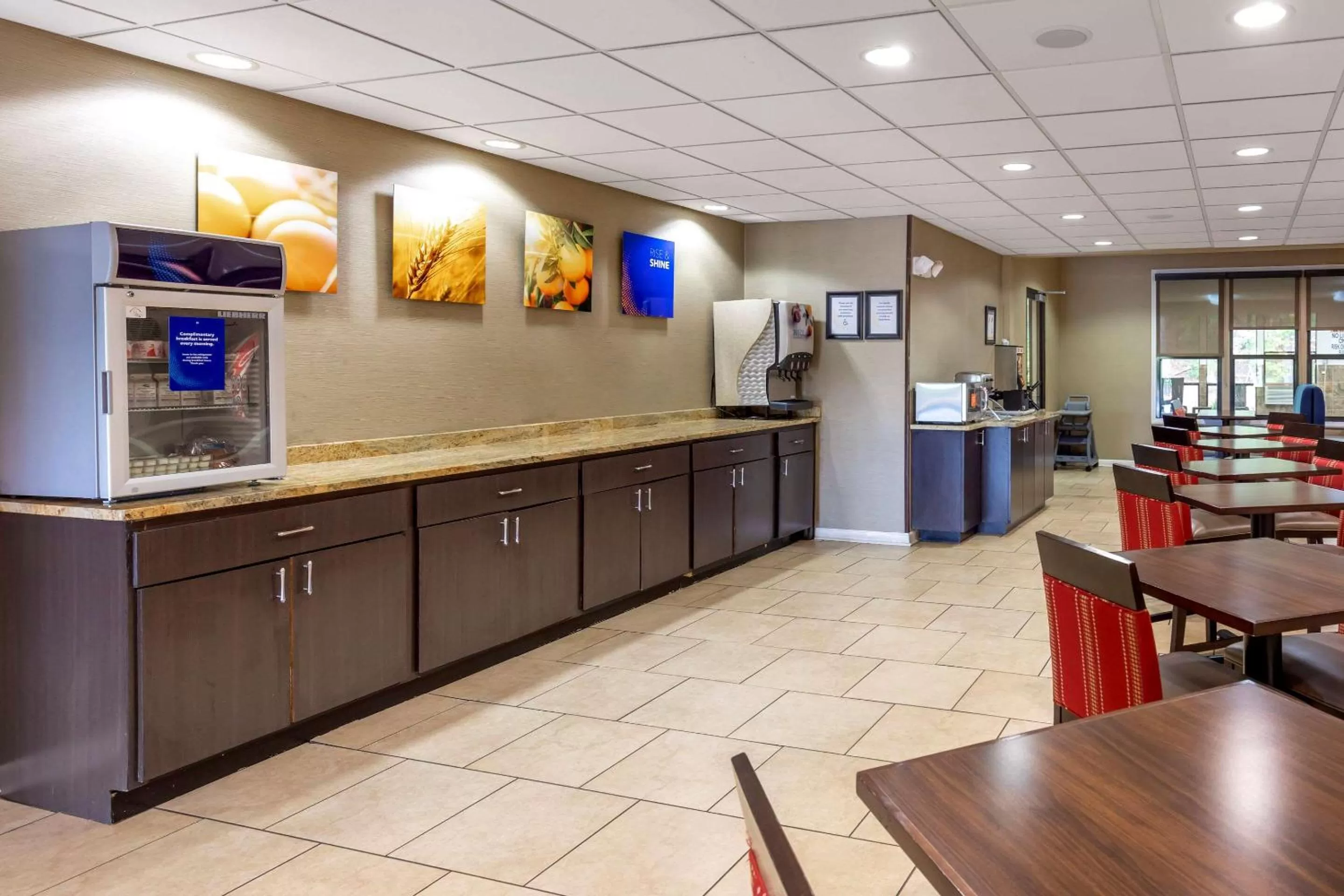 Restaurant/places to eat in Comfort Inn & Suites Canton Riverstone Area