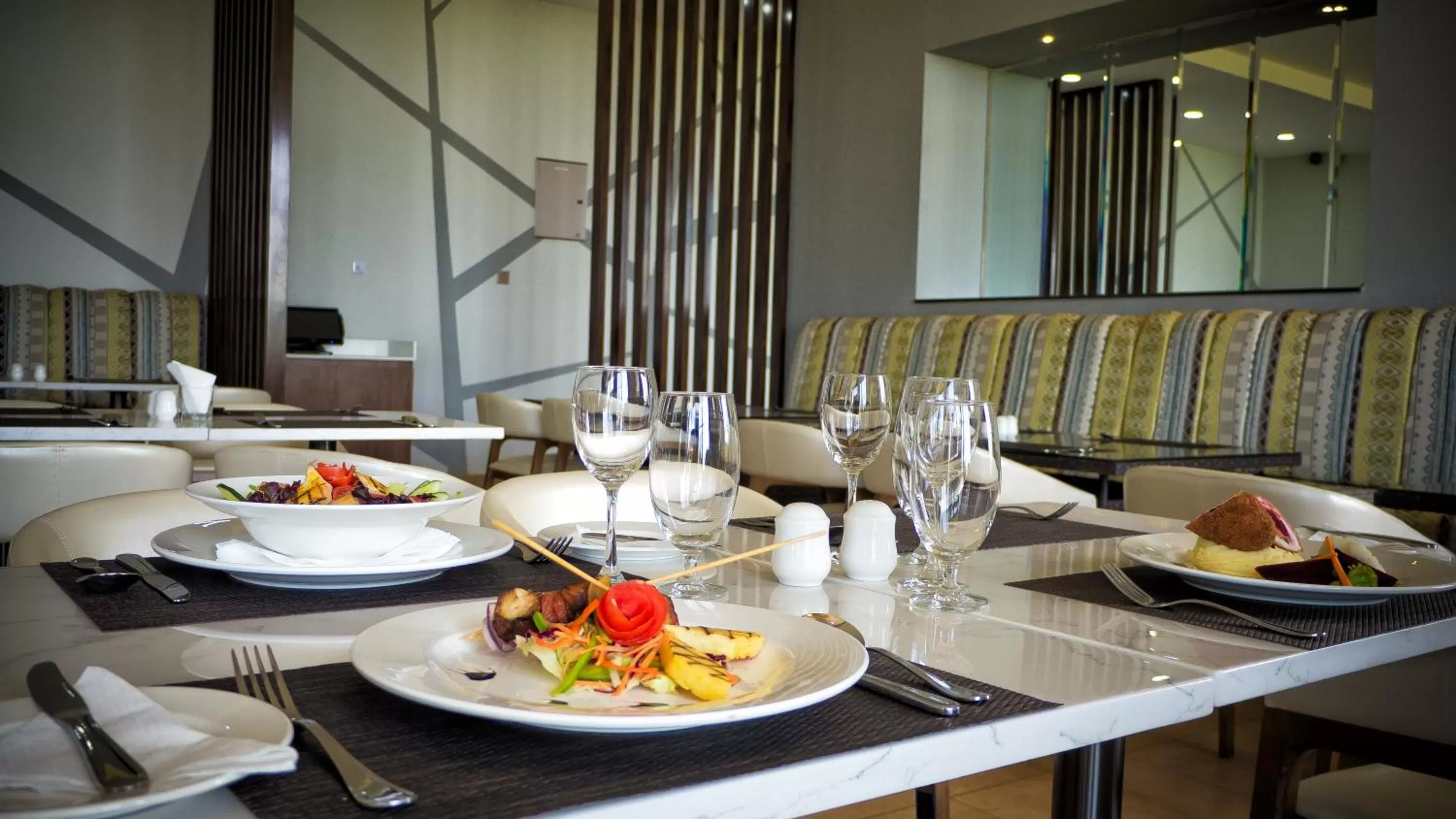 Restaurant/places to eat in Fairways Hotel Kisumu