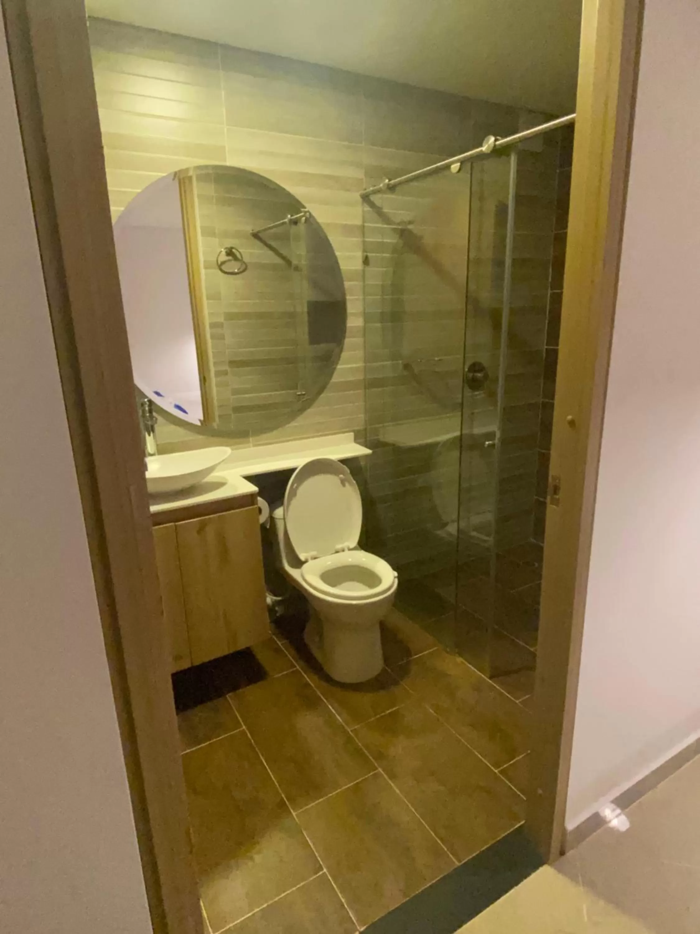 Bathroom in HOTEL CALIFORNIA CITY