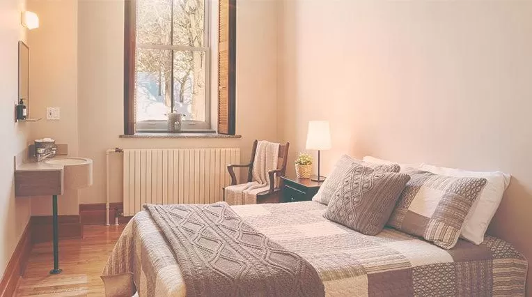 Bedroom, Bed in Auberge de l'Abbaye d'Oka