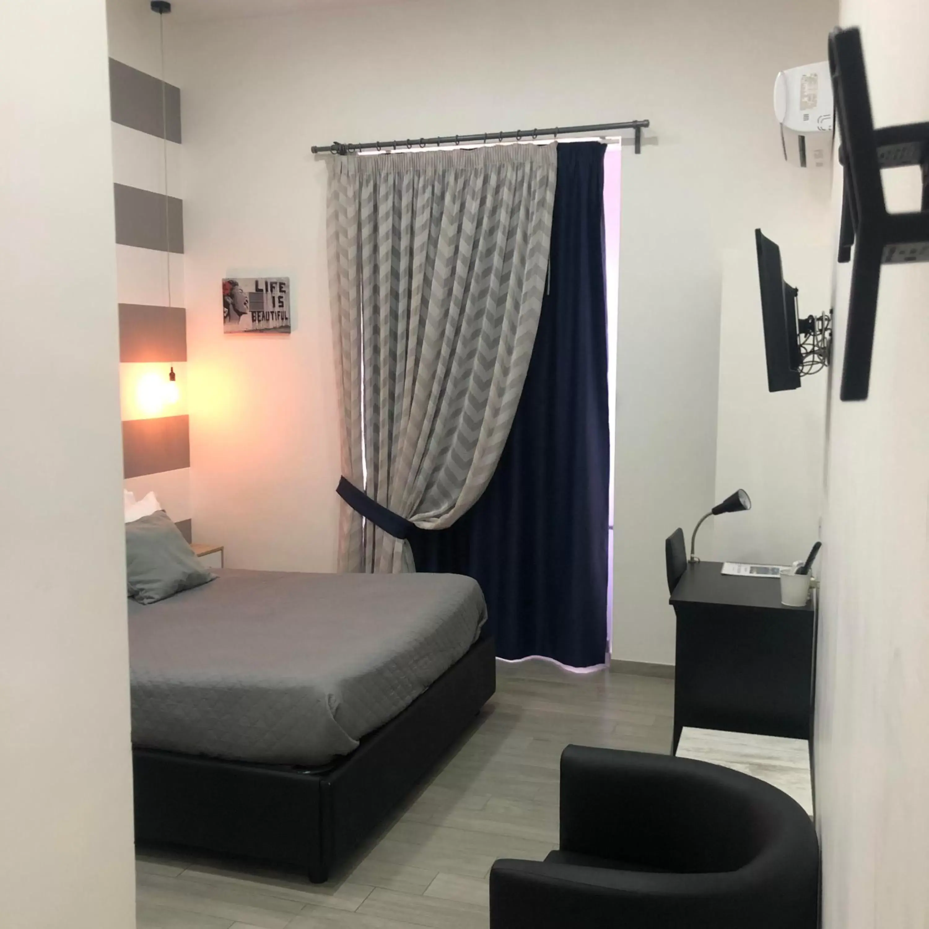 Double Room - single occupancy in Napoli DownTown Double Room - single occupancy in Napoli DownTown