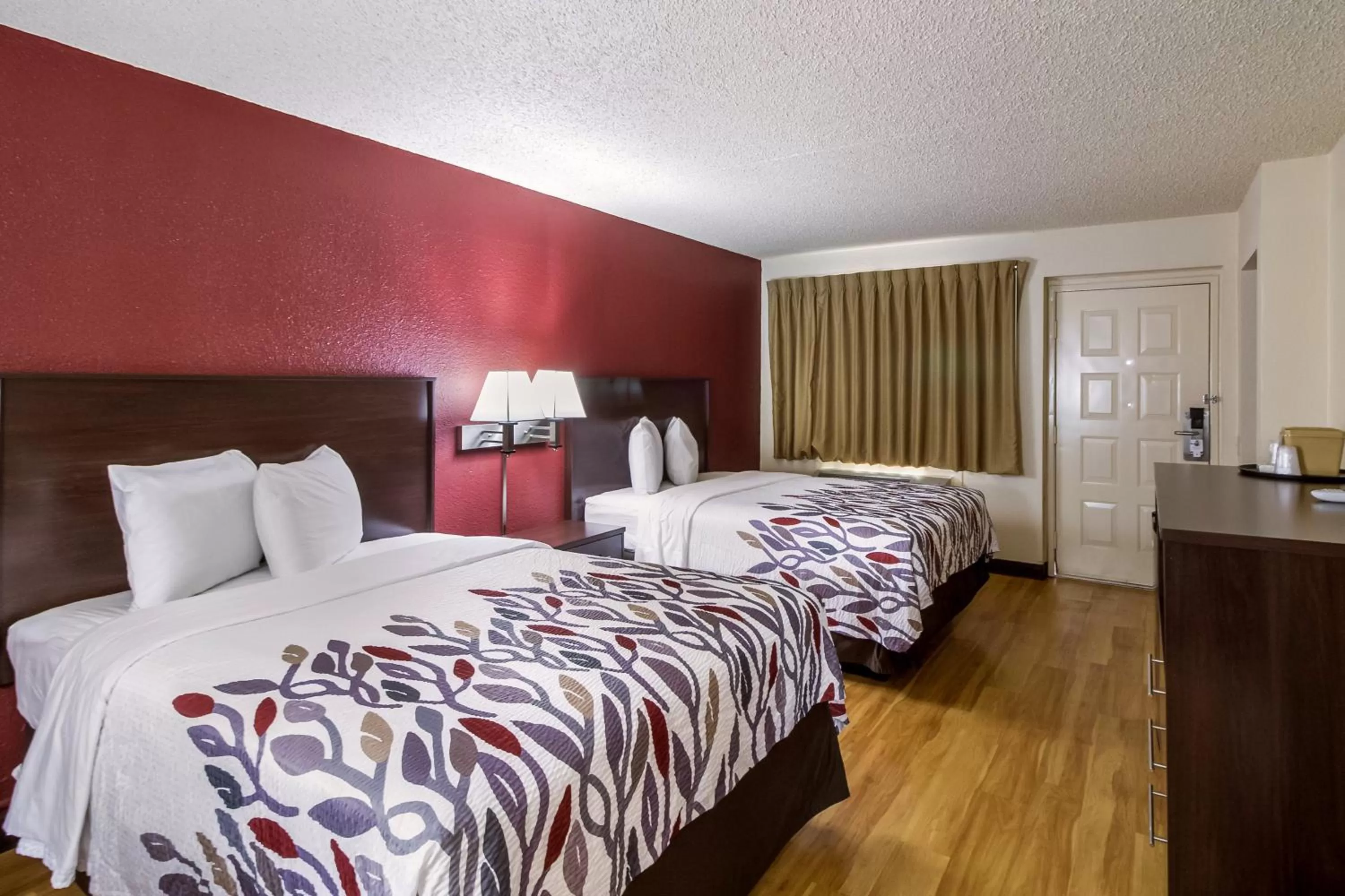 Deluxe Two Double Beds with Roll-In Shower - Non-Smoking/Disability Access in Red Roof Inn Houston East I-10