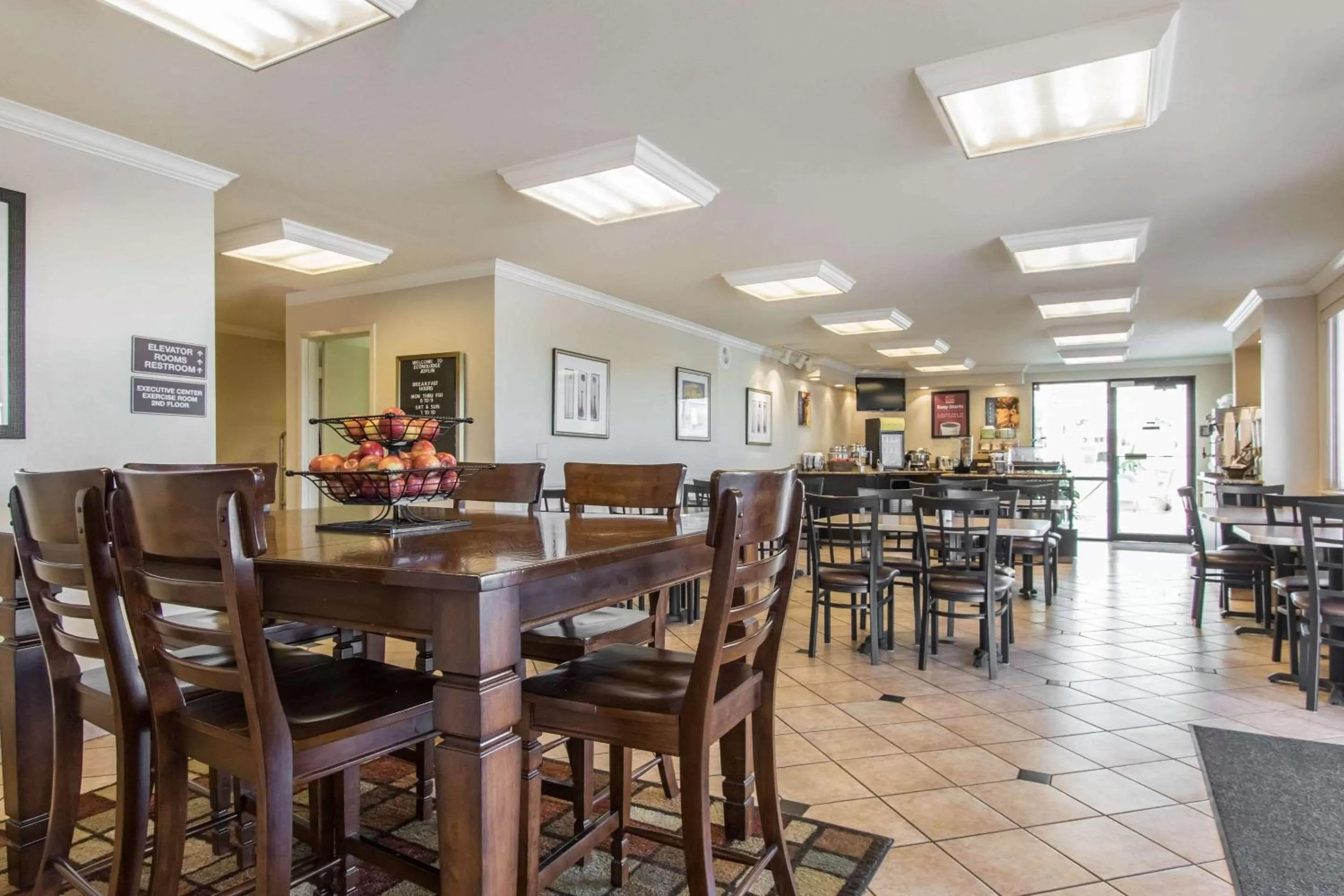 Restaurant/places to eat in Econo Lodge Inn & Suites Joplin