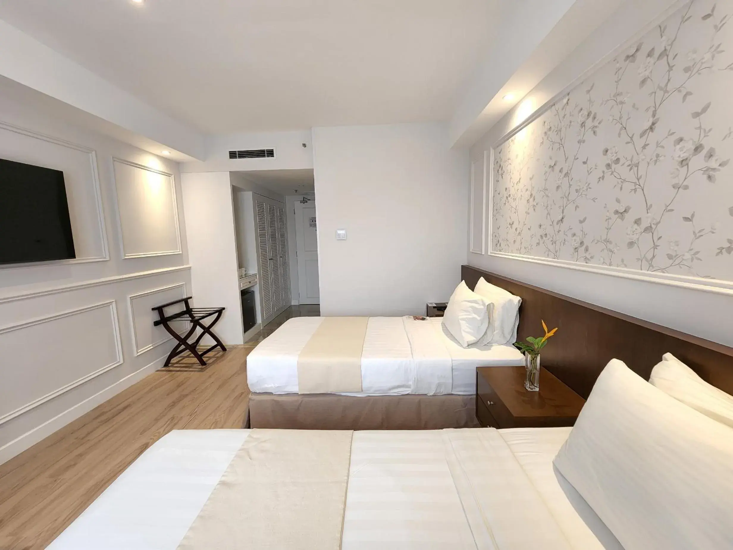 Deluxe Room in The Palace Hotel Kota Kinabalu Deluxe Room in The Palace Hotel Kota Kinabalu