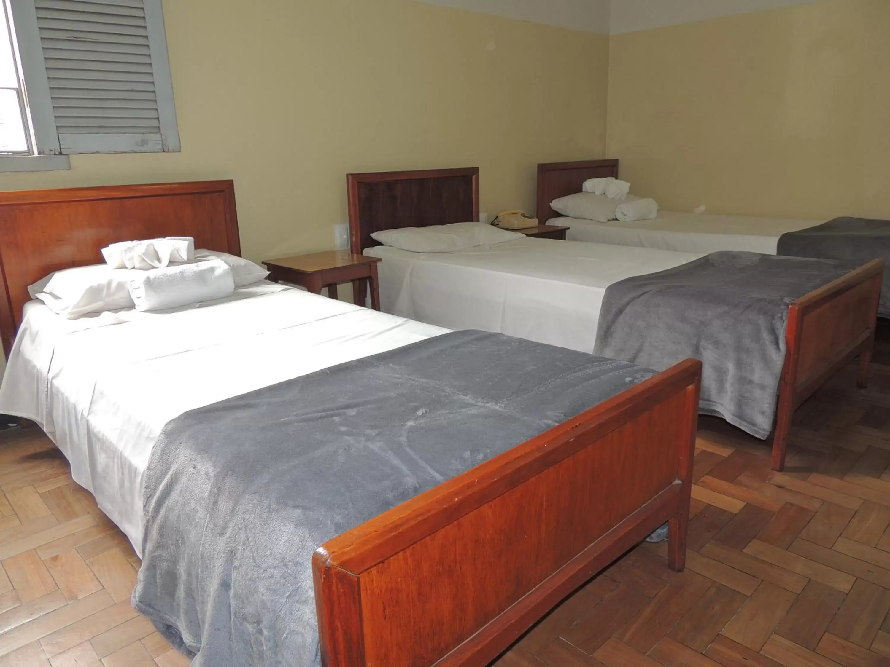 Triple Room - single occupancy in Hotel Esplanada Belo Horizonte - Proximo a Estacao de Trem Triple Room - single occupancy in Hotel Esplanada Belo Horizonte - Proximo a Estacao de Trem