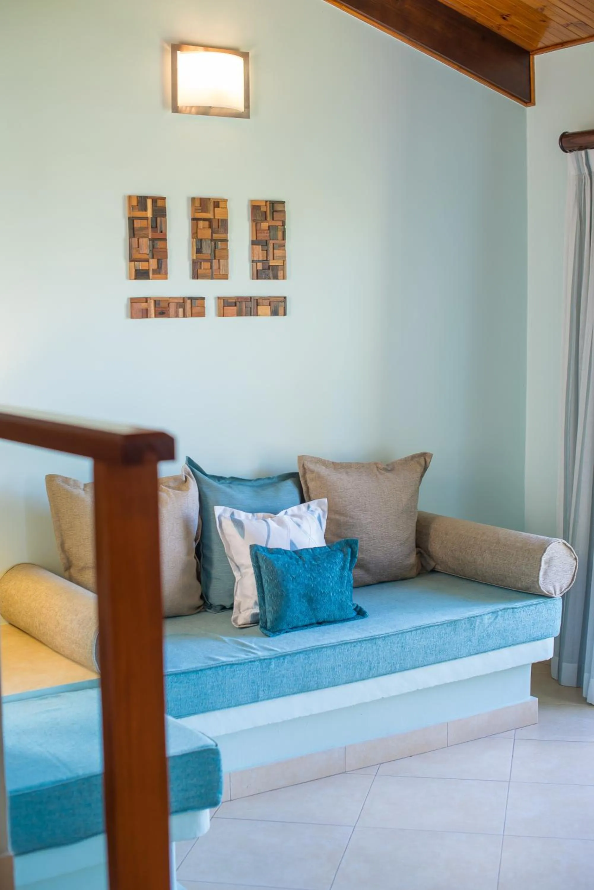 Decorative detail, Bed in Coco de Mer Hotel and Black Parrot Suites