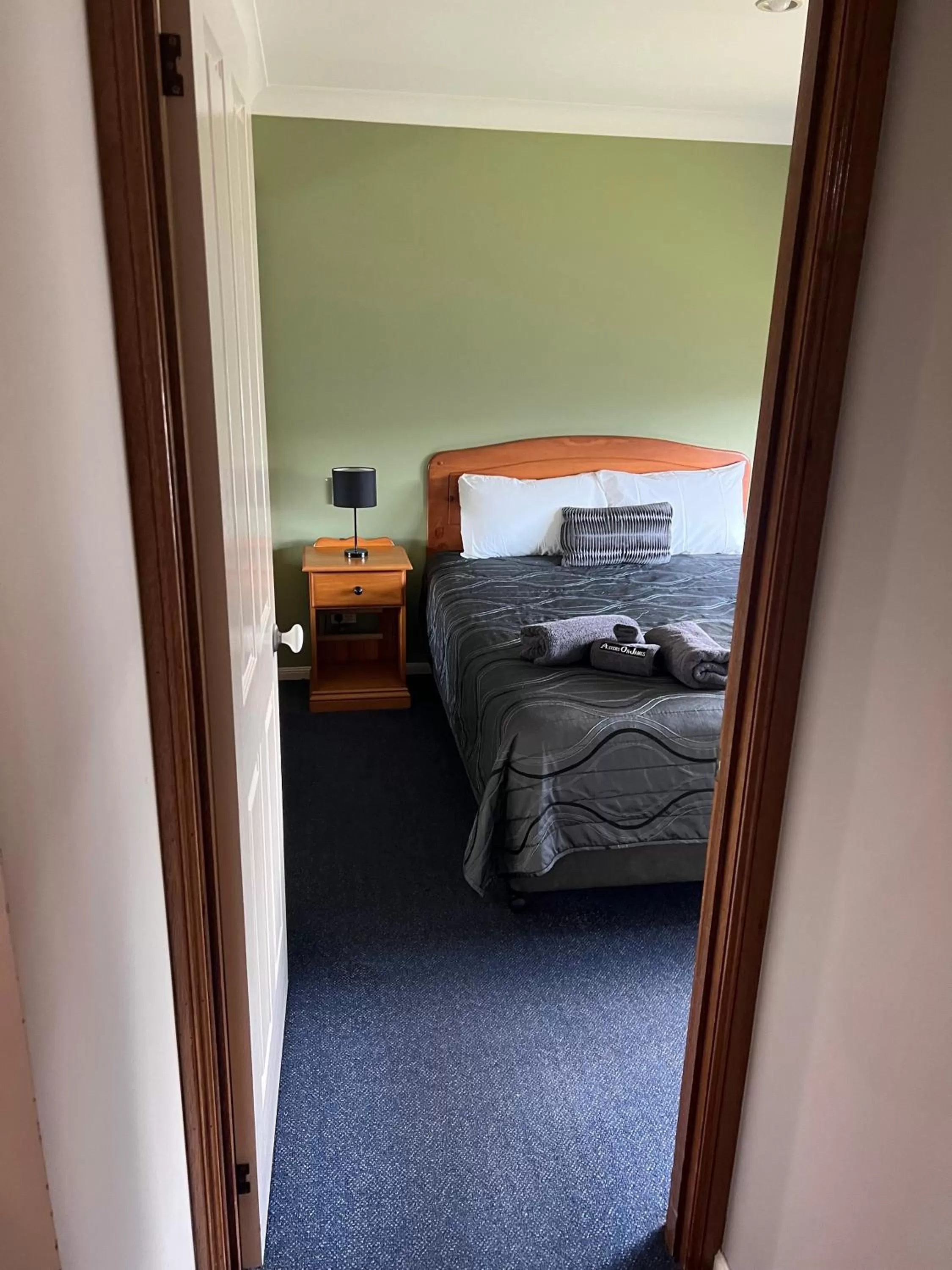 Asters On James Motor Inn