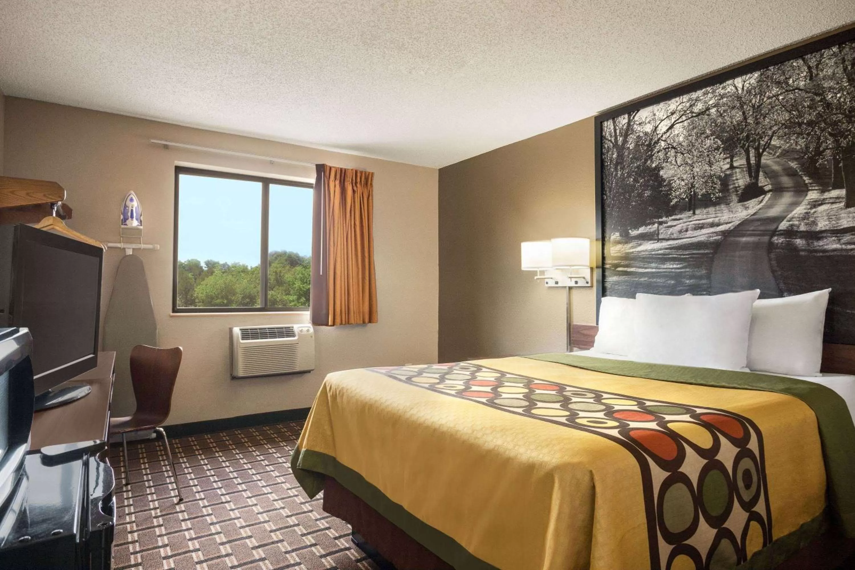 Bed in Super 8 by Wyndham Mayfield