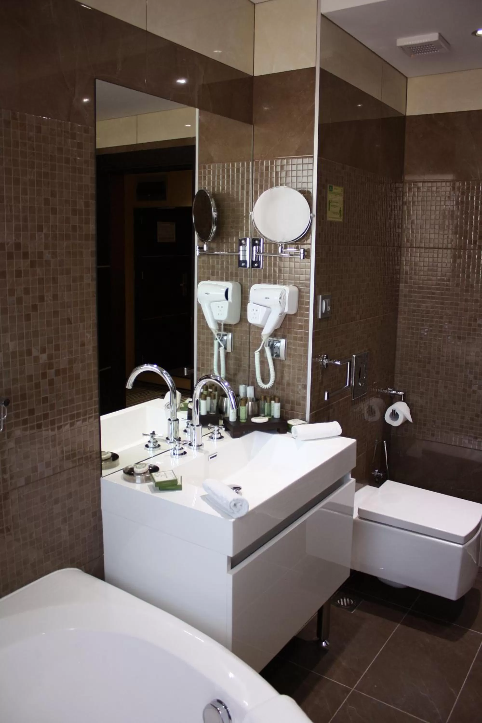 Bathroom in Best Western Plus Olives City Hotel - Free Pool & Parking