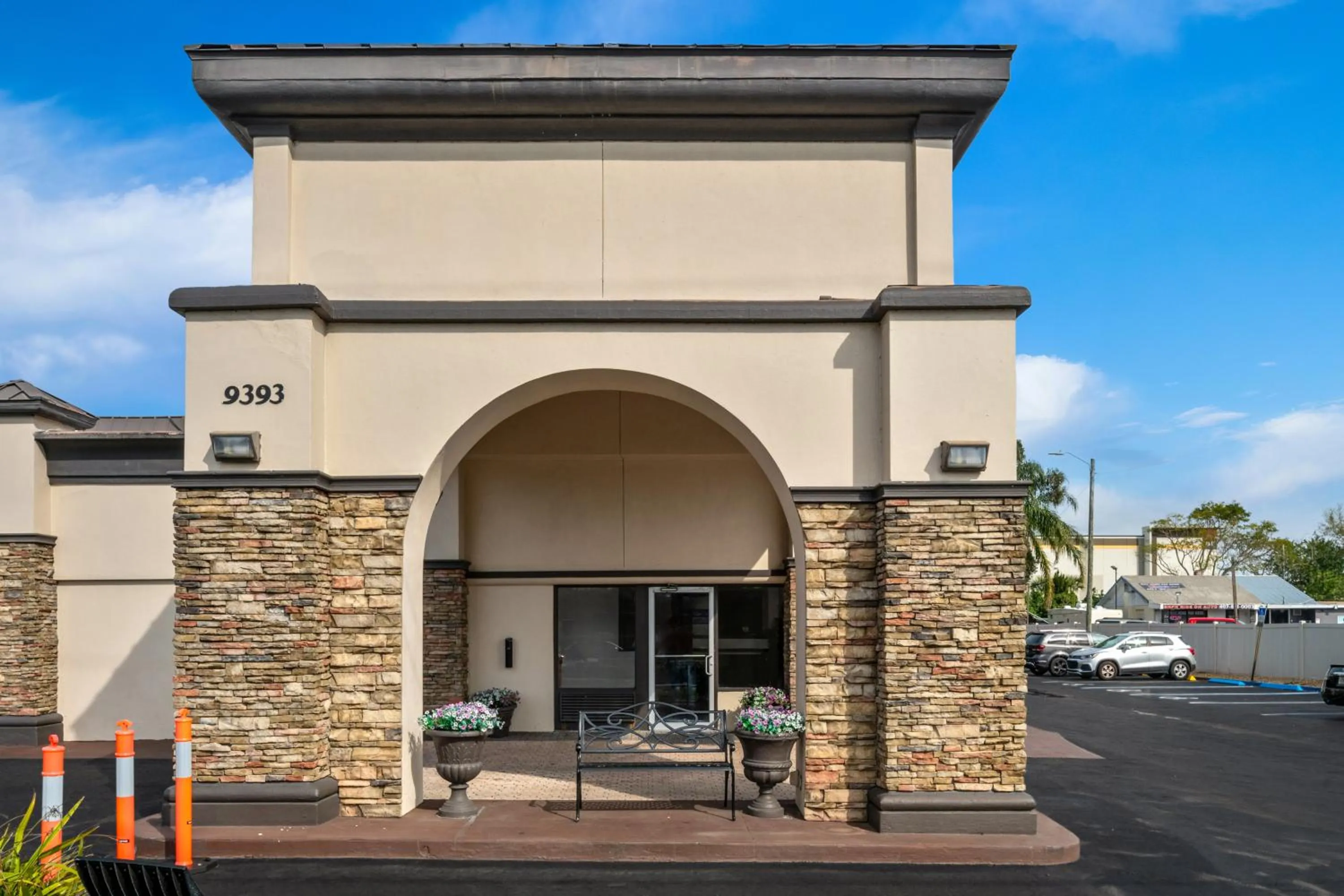 Property building in Americas Best Value Inn Orlando, FL
