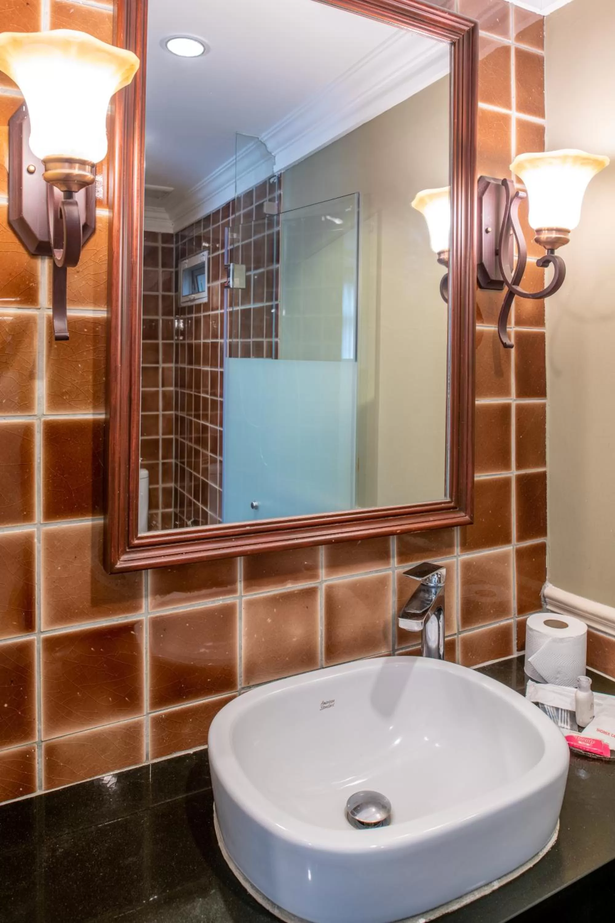 Bathroom in The Orchid House 153