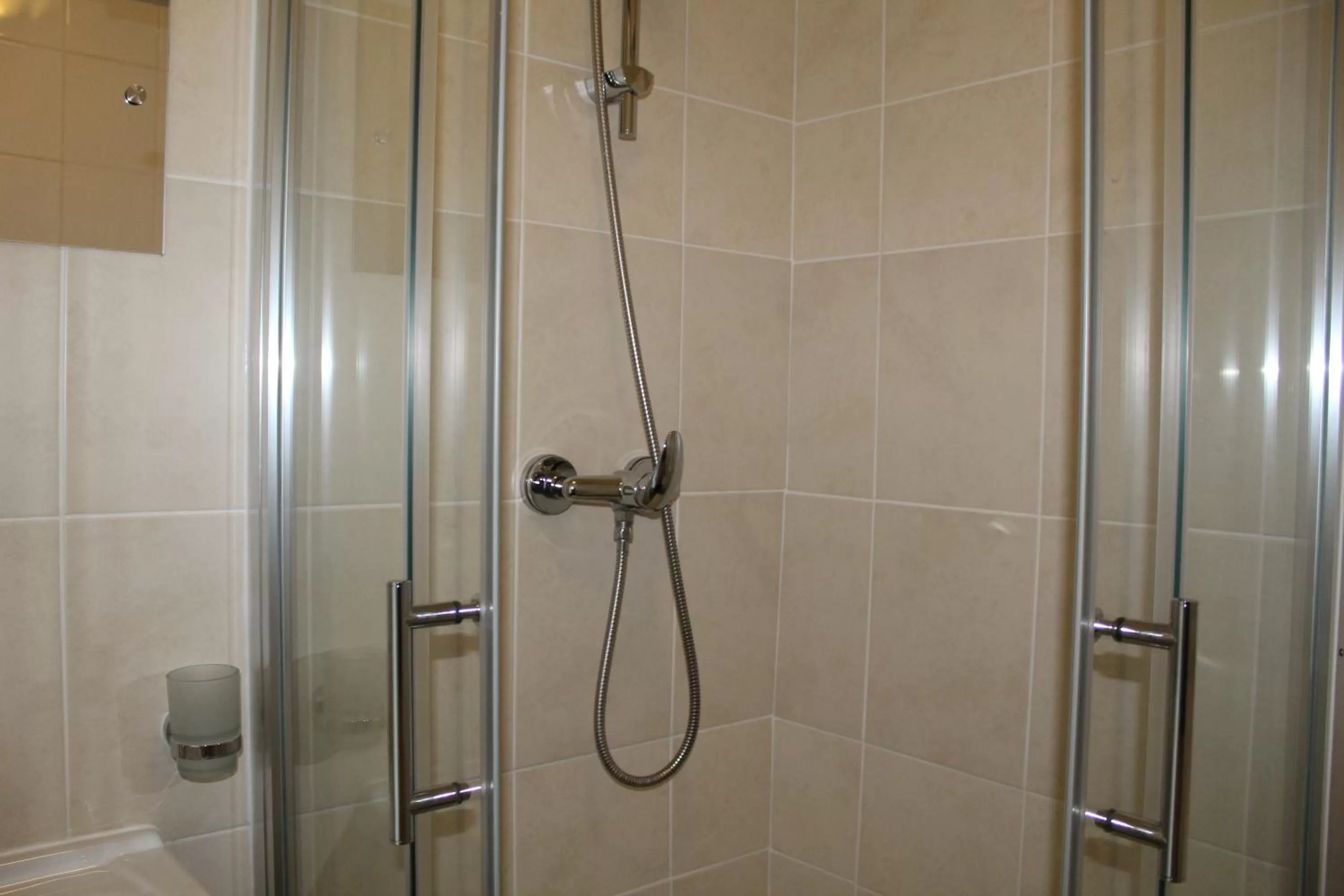 Shower in The Bay House Lake View Guest House - Adults Only