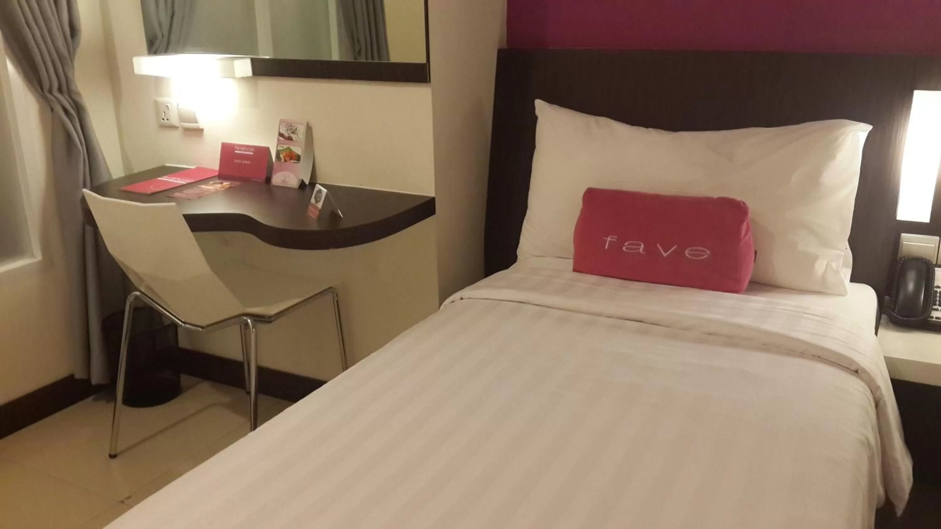 Bed in favehotel Pluit Junction