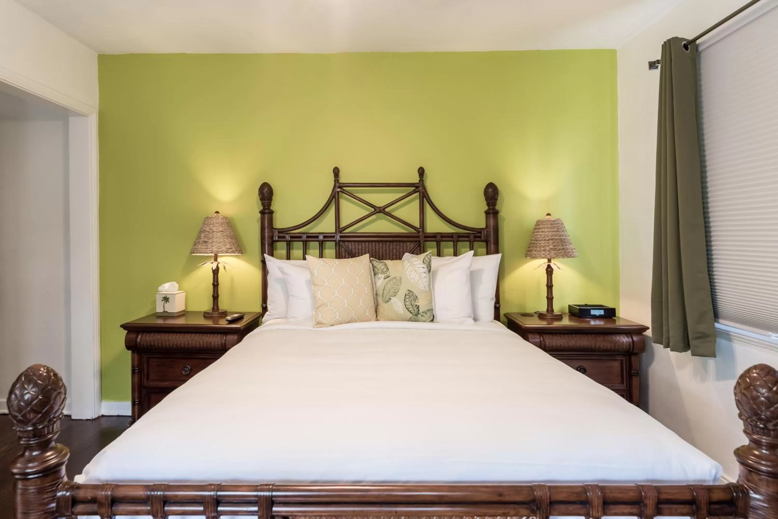 Bed in Palm Beach Historic Inn