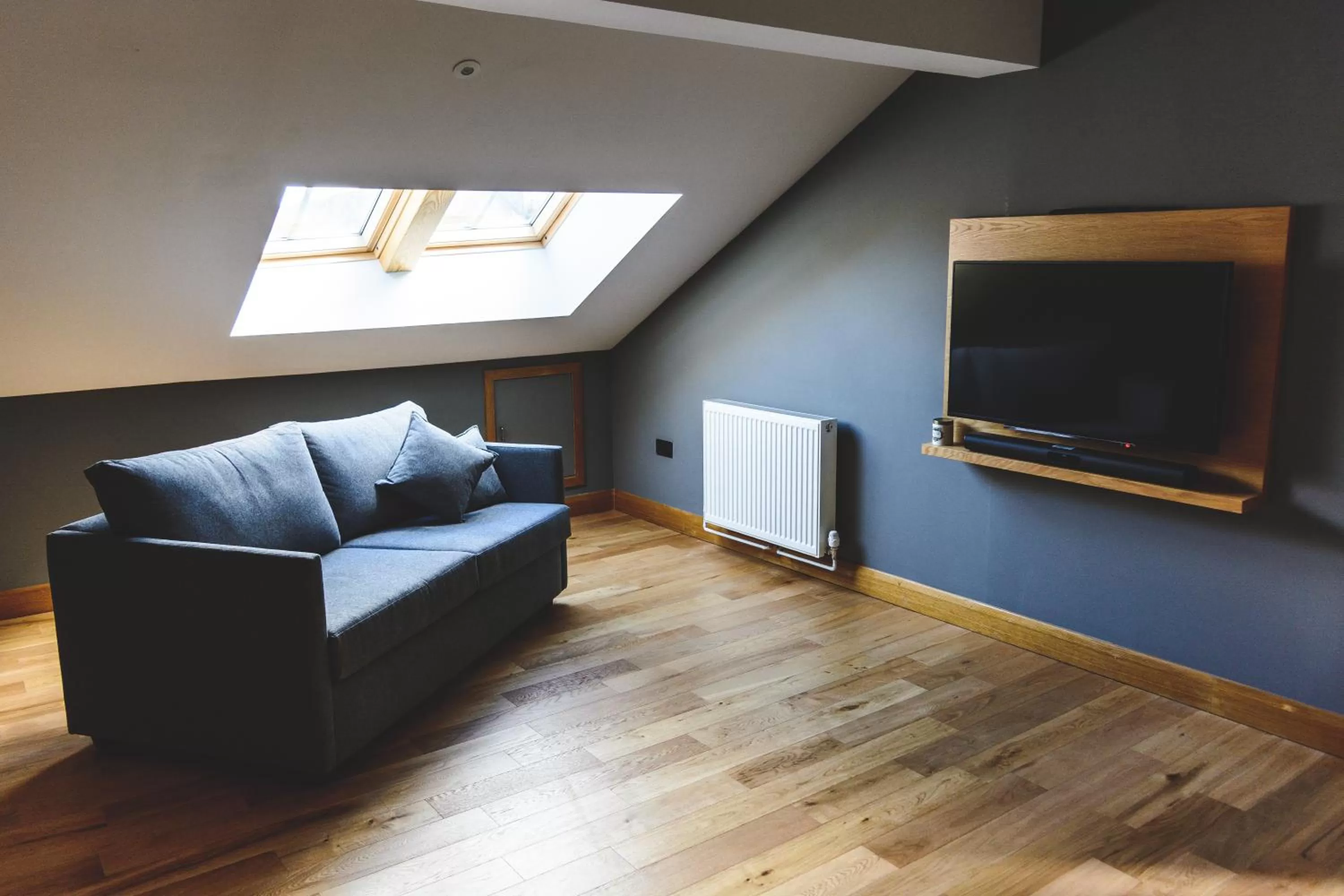 TV and multimedia in MONO Suites Old Town