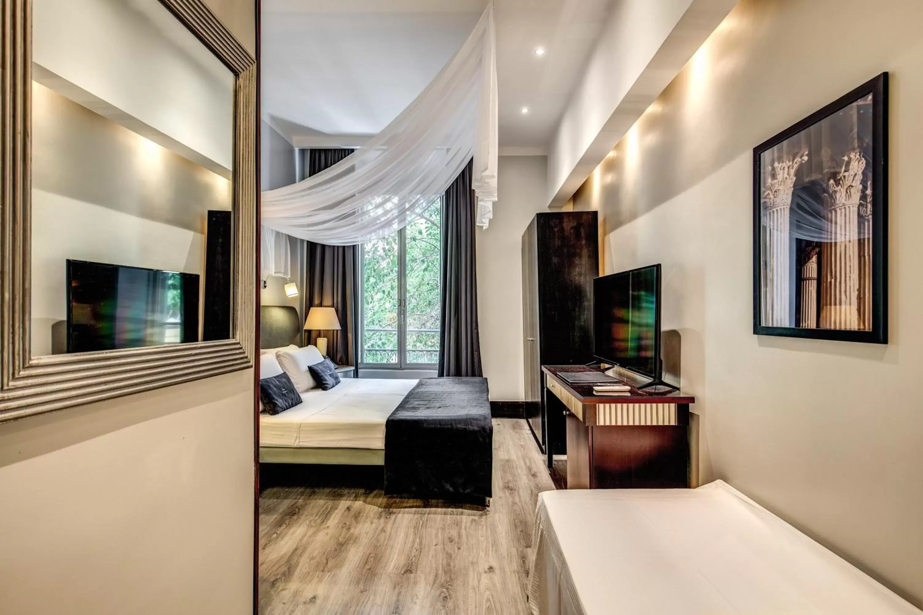 Triple Room in Hotel Giuggioli Triple Room in Hotel Giuggioli